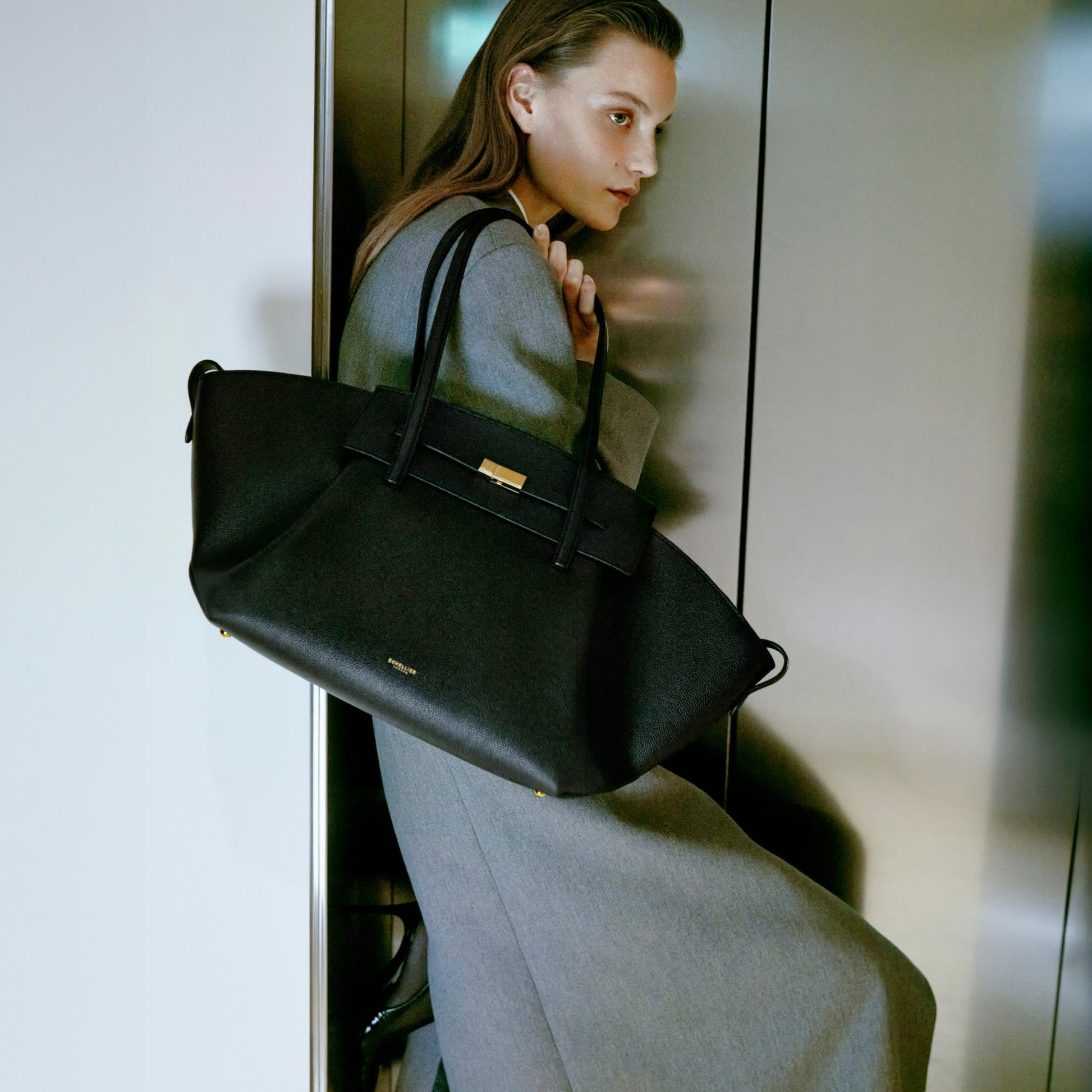Exclusive The Brooklyn — One Size — Size black small grain — Side View