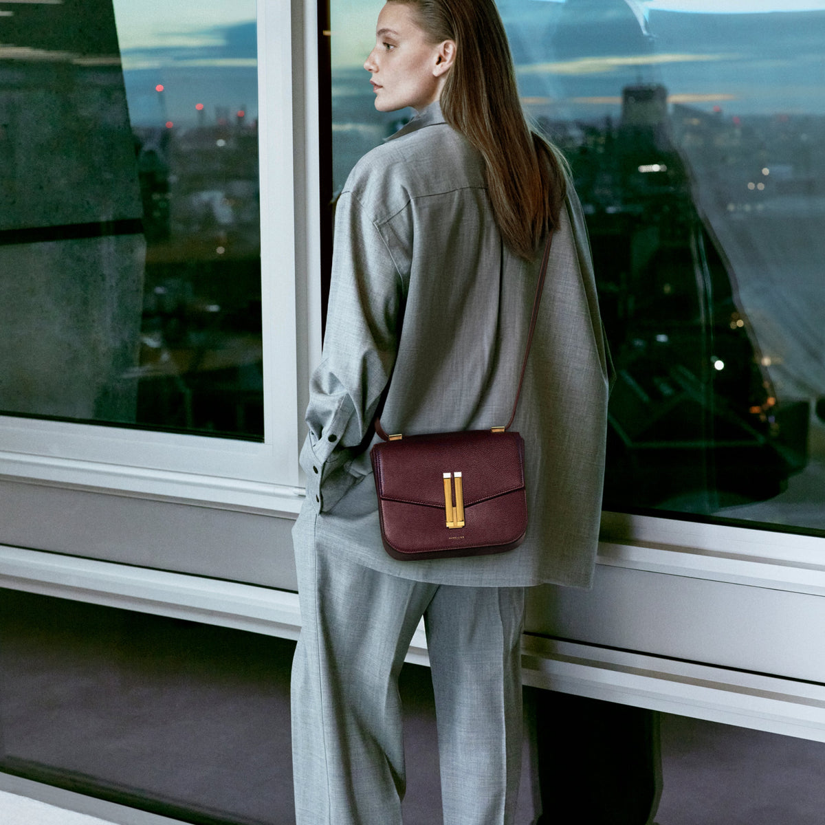 Exclusive The Vancouver — One Size — Size burgundy small grain — Side View