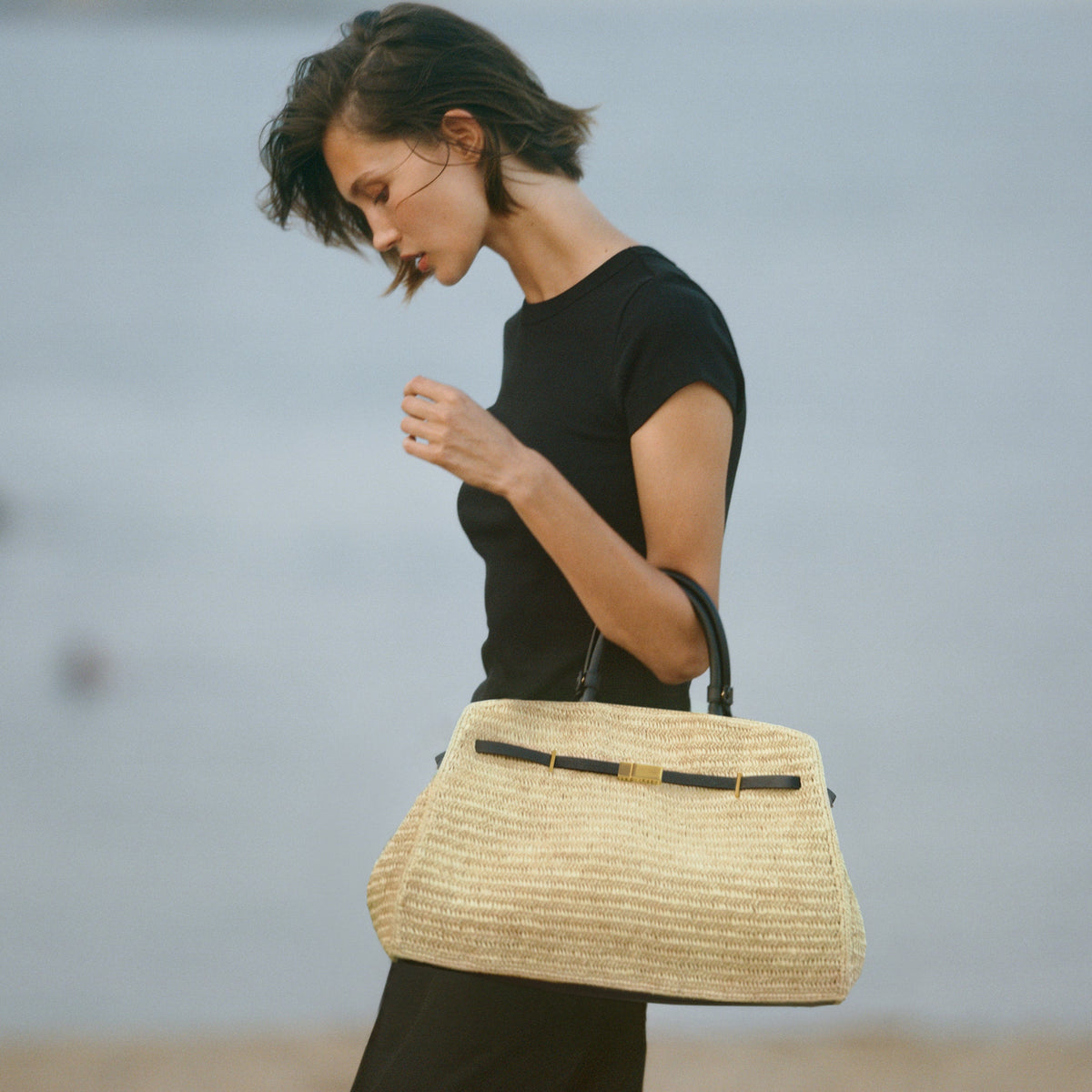 Exclusive The Hudson — One Size — Size natural raffia & black smooth — Side View