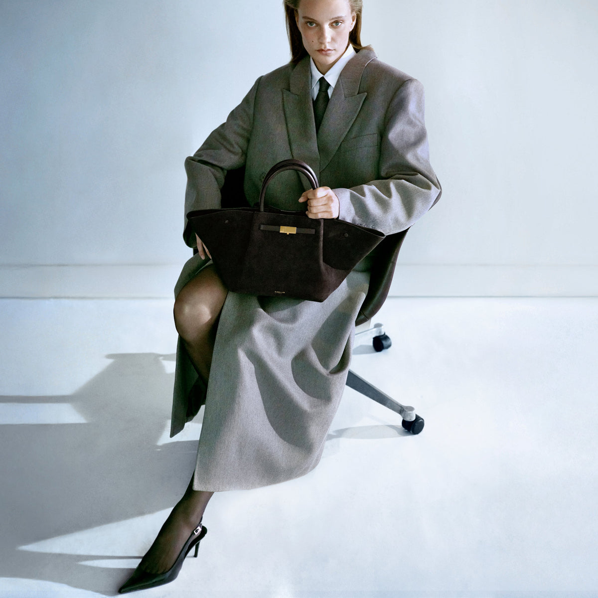 Exclusive The Midi New York — Midi — Size mocha suede & mocha smooth — Side View