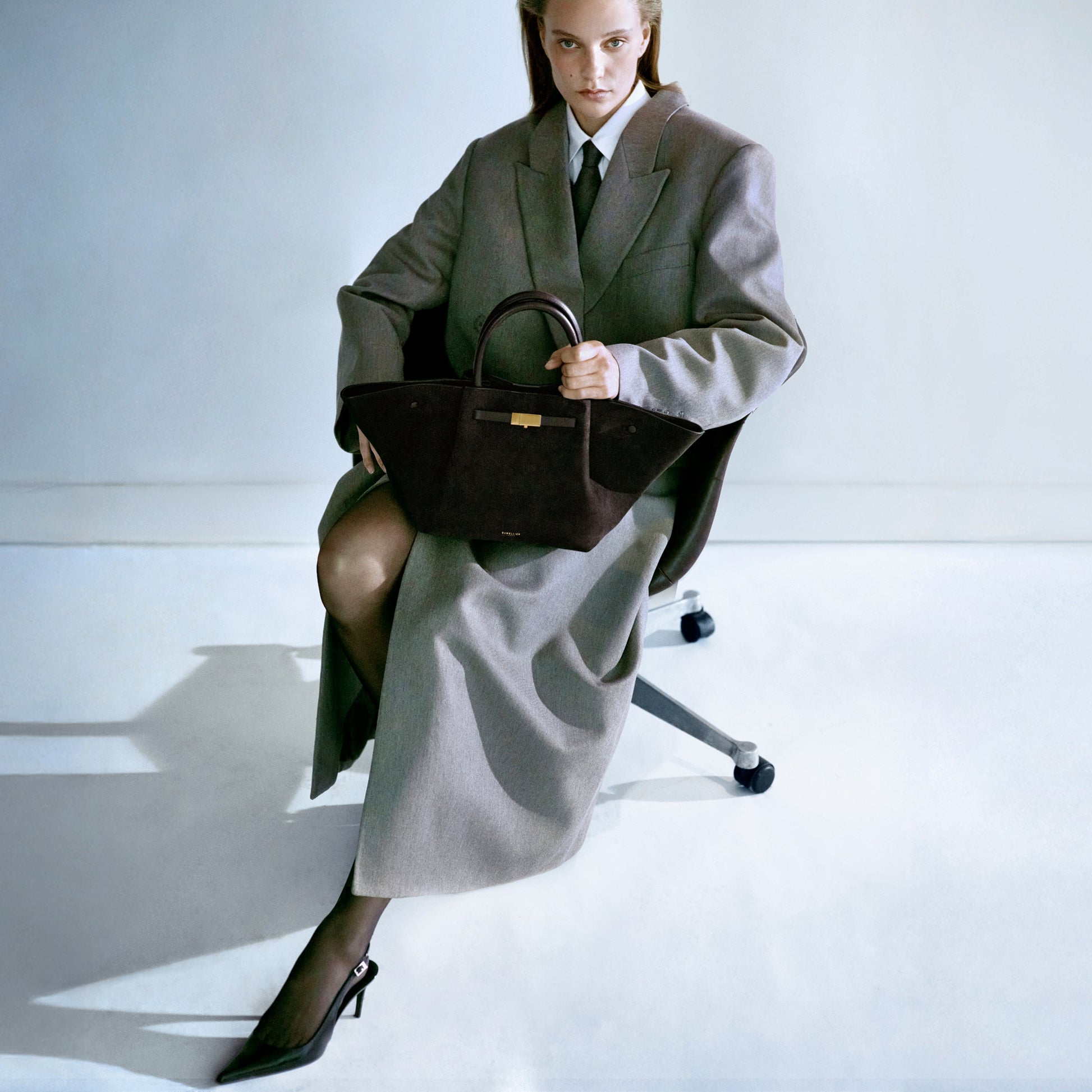 Exclusive The Midi New York — Midi — Size mocha suede & mocha smooth — Side View
