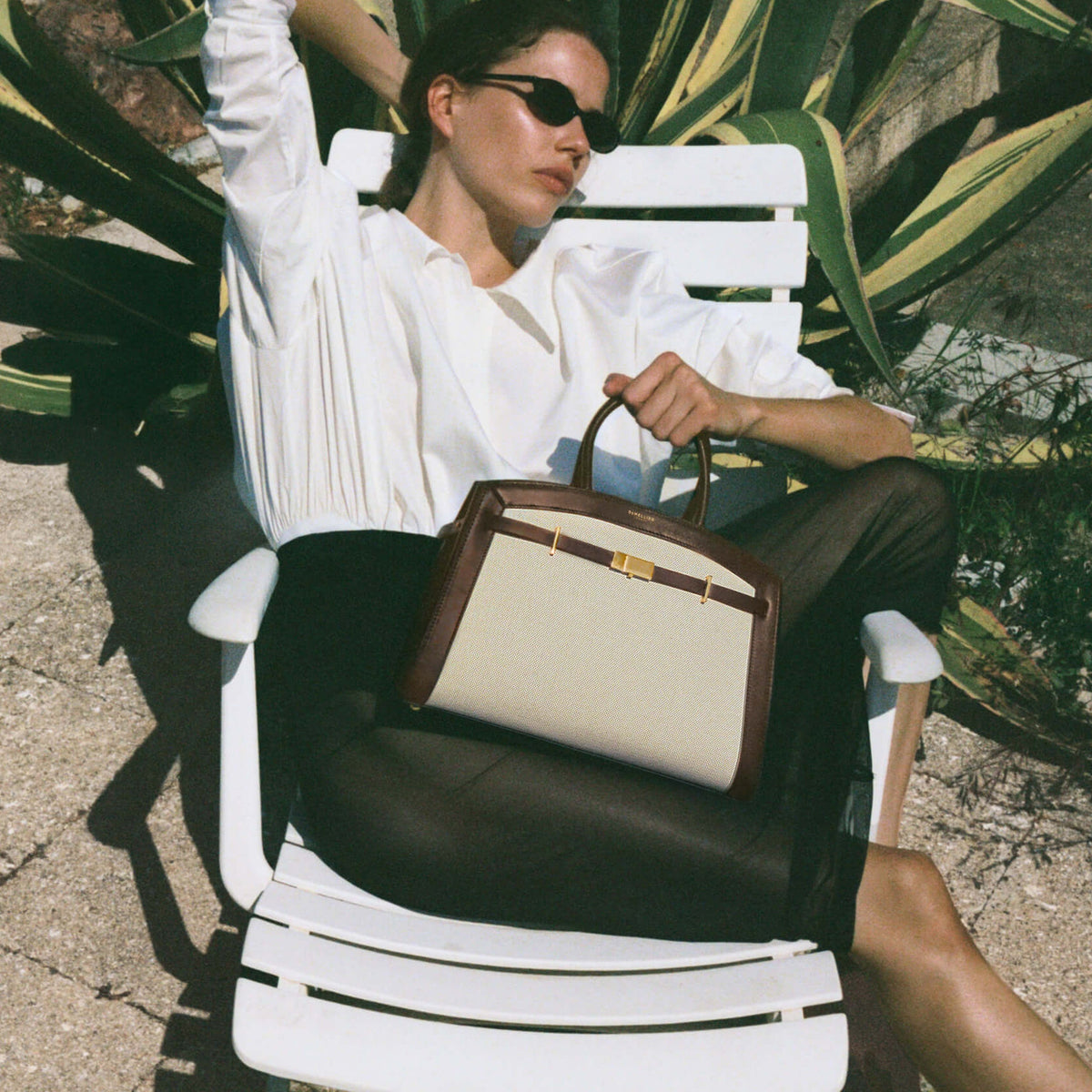 Exclusive The Midi Hudson — Midi — Size salt & pepper canvas mocha smooth — Side View