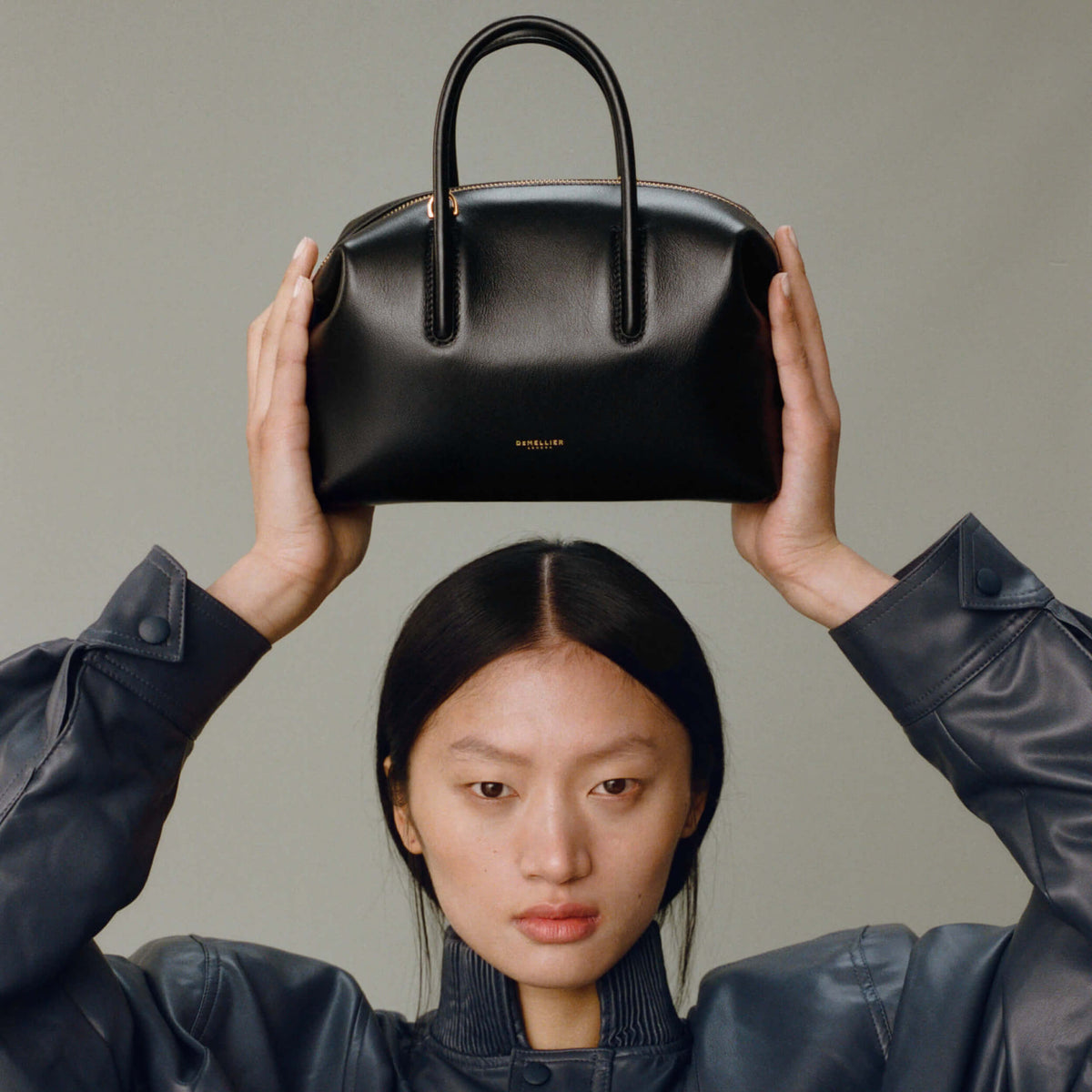 Exclusive The Small Stockholm — Small — Size black fine grain — Side View
