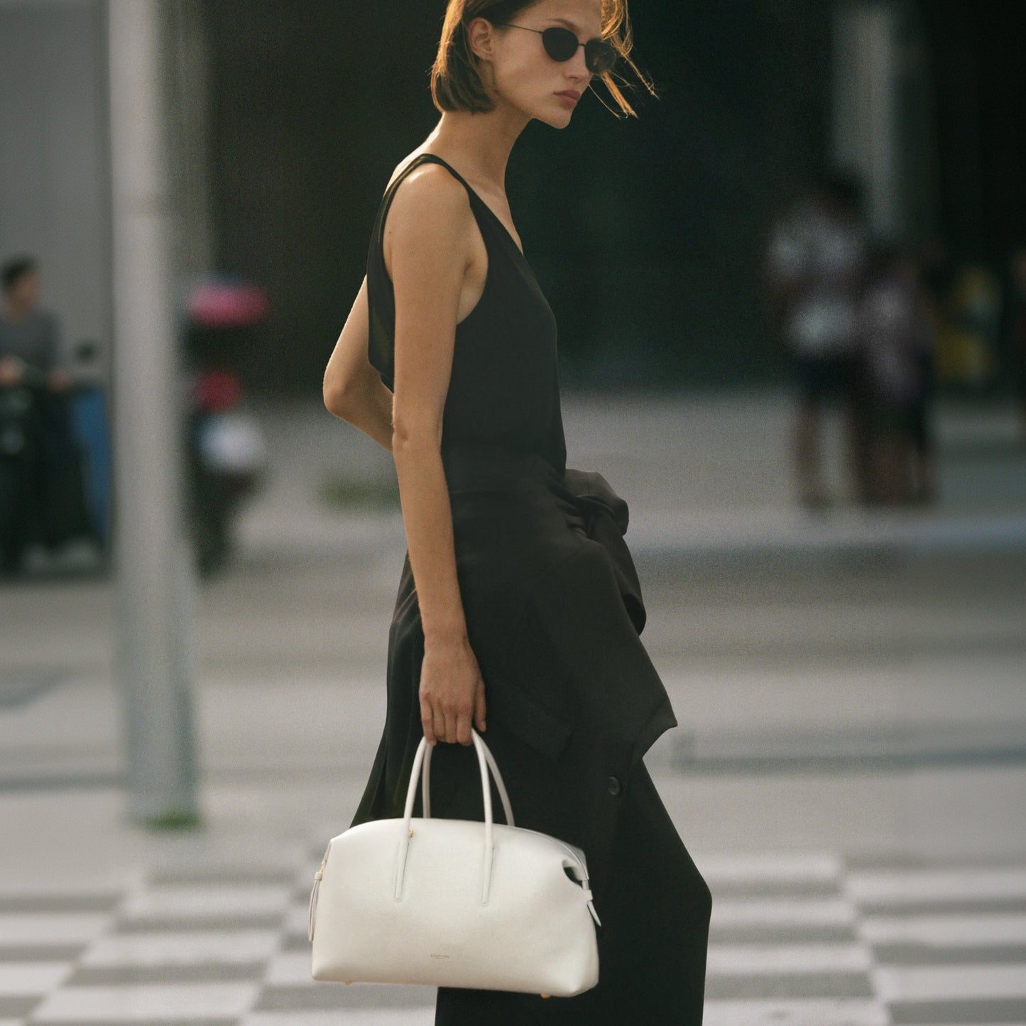 Exclusive The Midi Stockholm — Midi — Size chalk fine grain — Side View