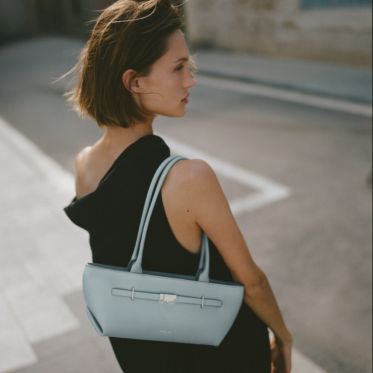 Exclusive The New York Shoulder — One Size — Size pacific blue small grain — Side View