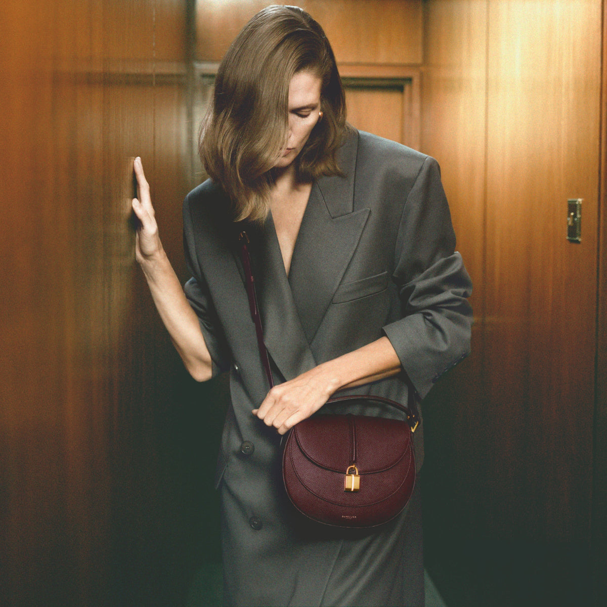 Exclusive The Siena Saddle — One Size — Size burgundy small grain — Side View