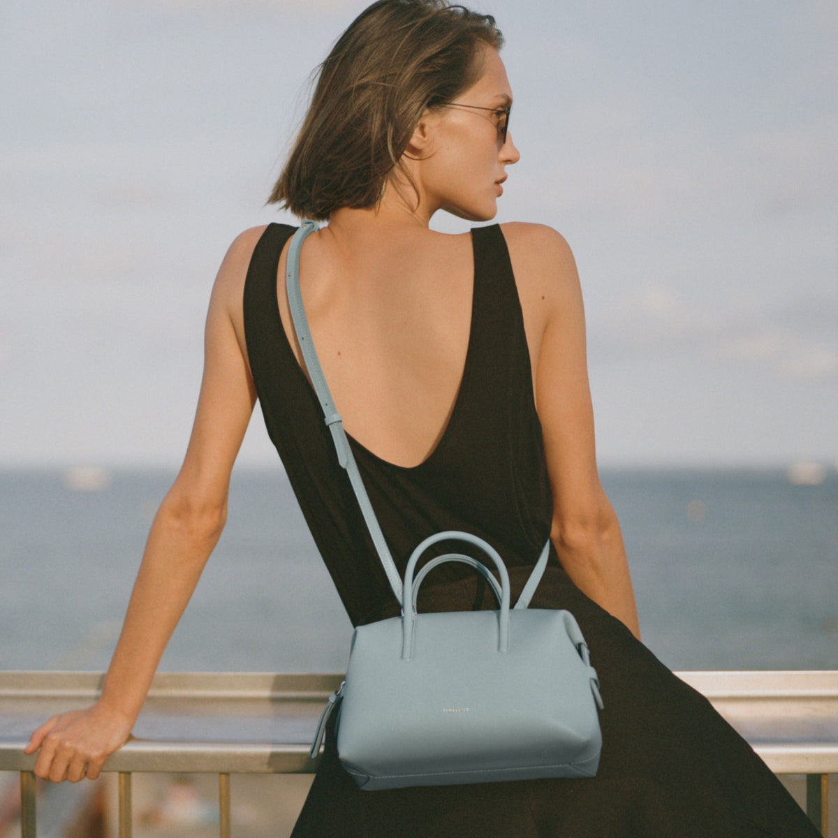 Exclusive The Small Stockholm — Small — Size pacific blue fine grain — Side View