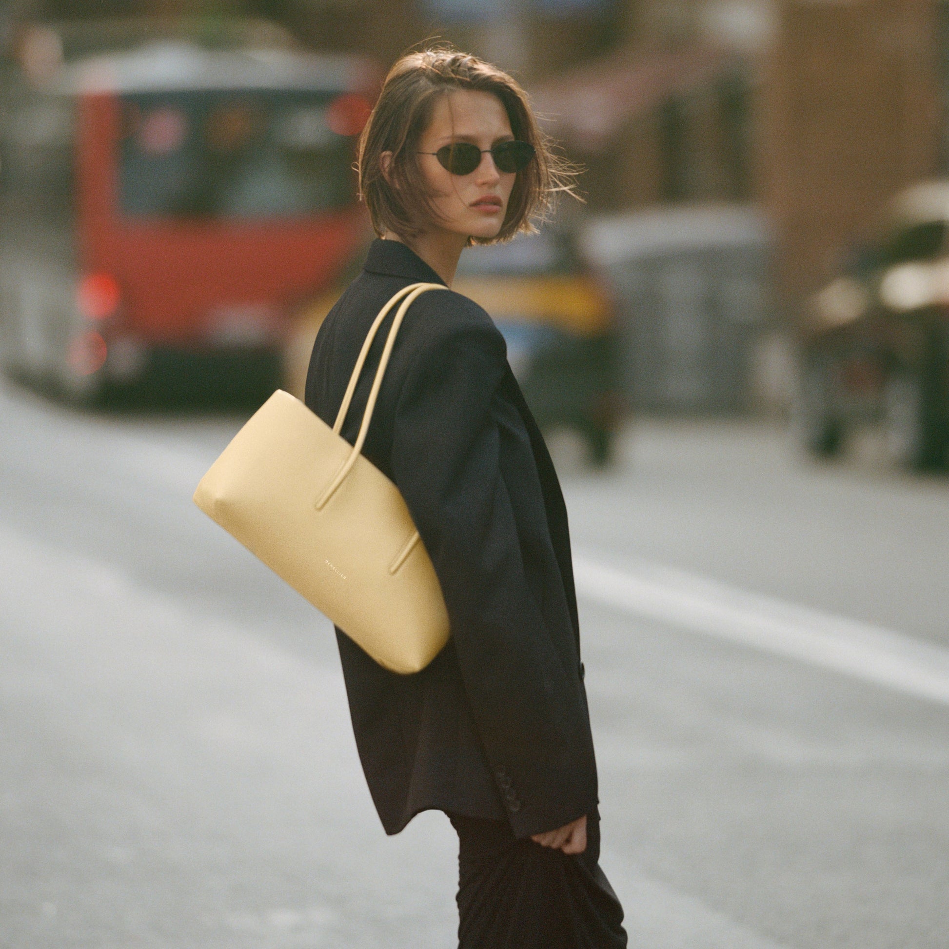 Exclusive The Stockholm Shoulder — One Size — Size dune fine grain — Side View