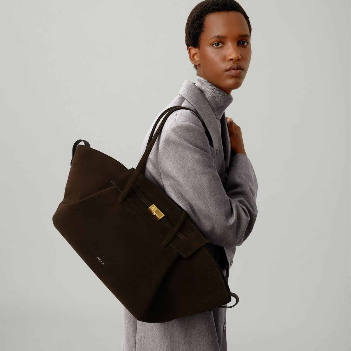 Exclusive The Brooklyn — One Size — Size mocha suede — Lifestyle View