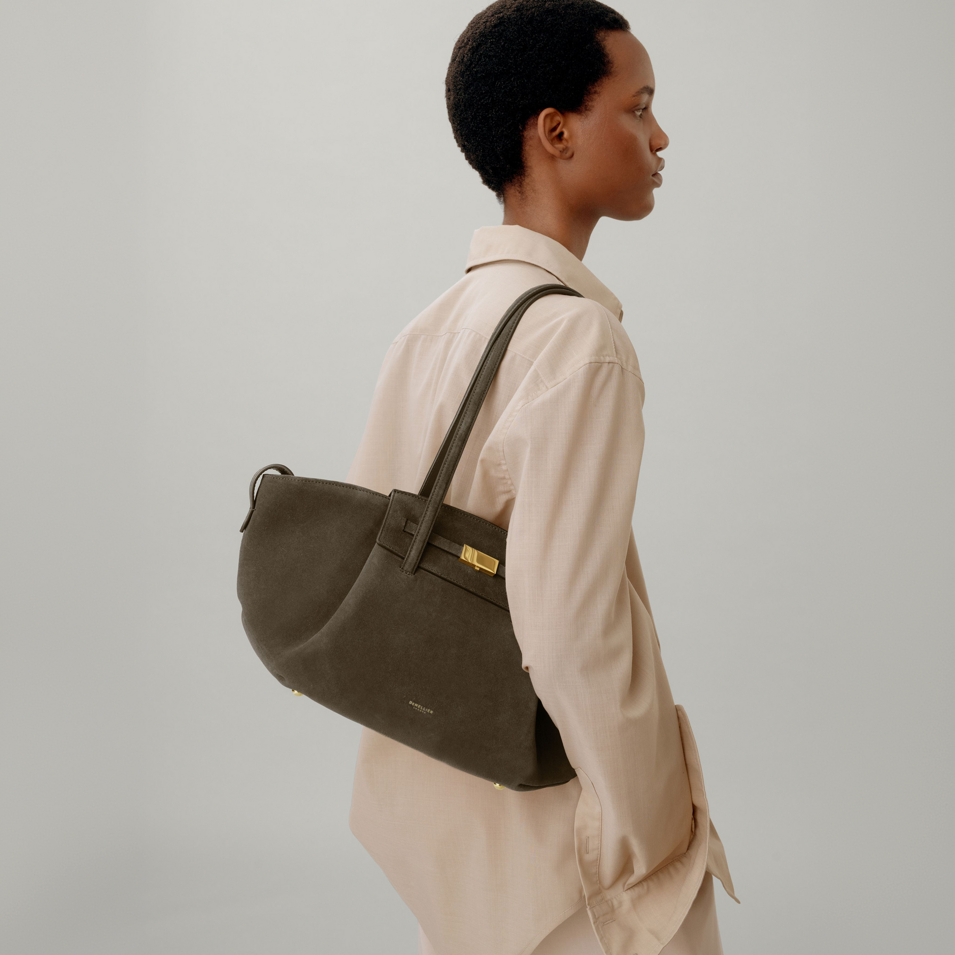 Exclusive The Midi Brooklyn — Midi — Size hazel suede — Lifestyle View