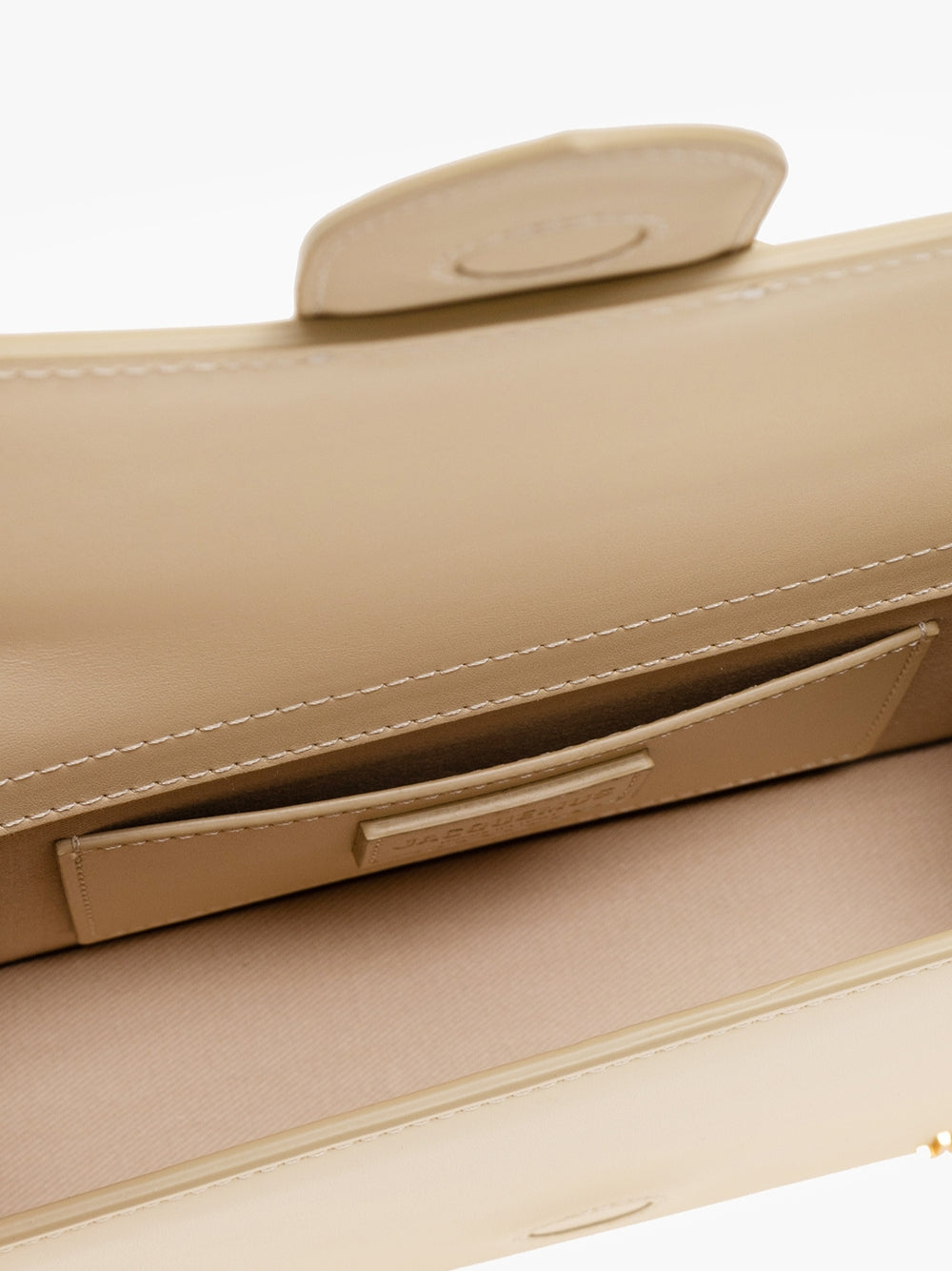Exclusive Jacquemus Le Grand Bambino Handbag – Beige — Detail View