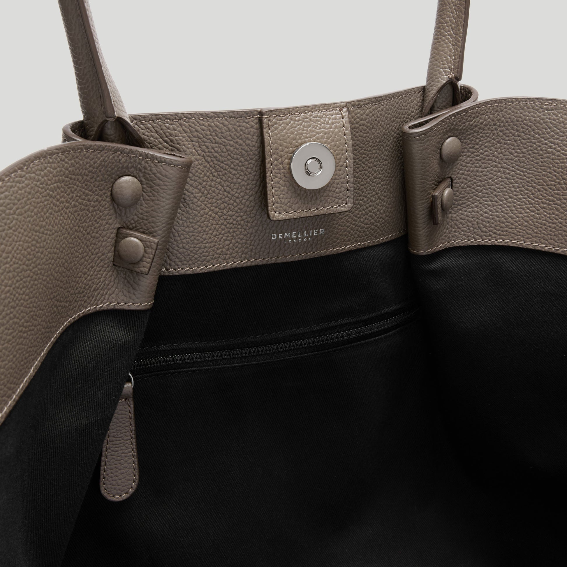 Exclusive The New York — One Size — Size dark taupe small grain — Detail View