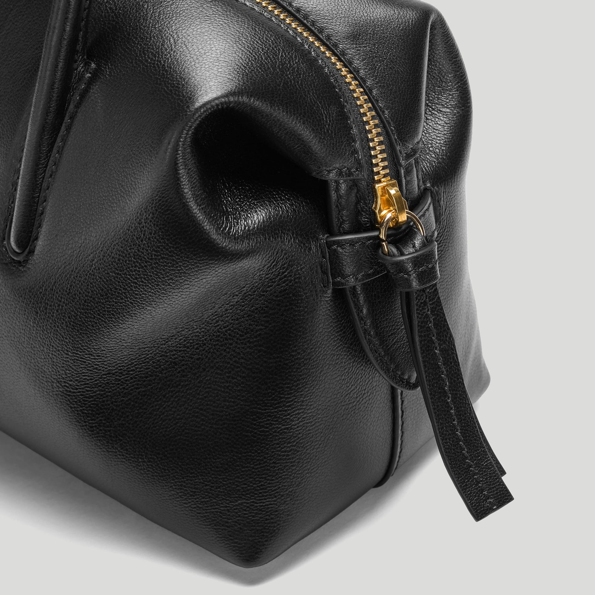 Exclusive The Small Stockholm — Small — Size black fine grain — Back View