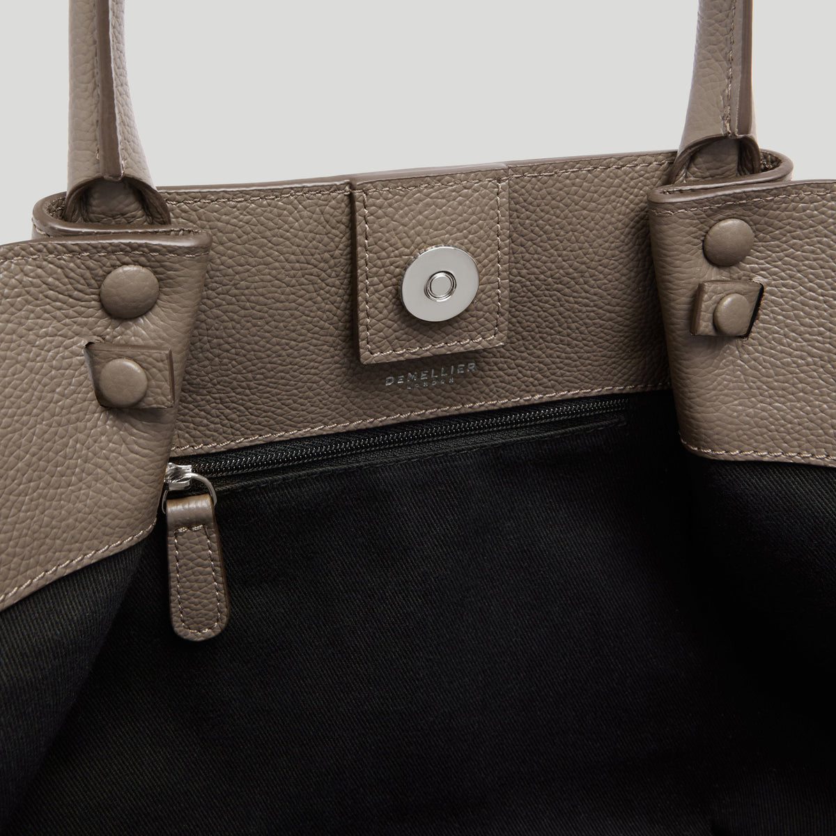 Exclusive The Midi New York — Midi — Size dark taupe small grain — Detail View