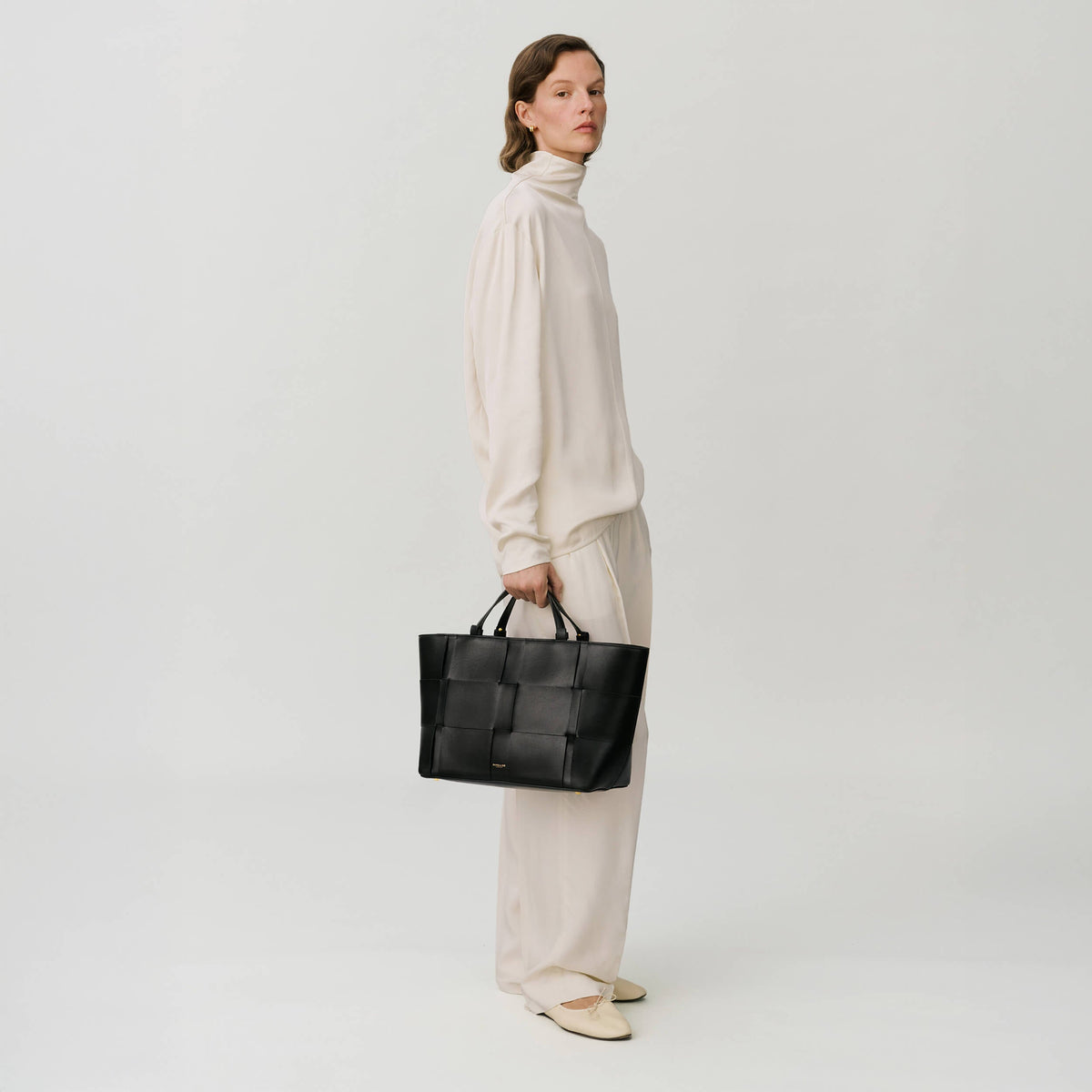 Exclusive The Florence — One Size — Size black fine grain — Alternate View 8