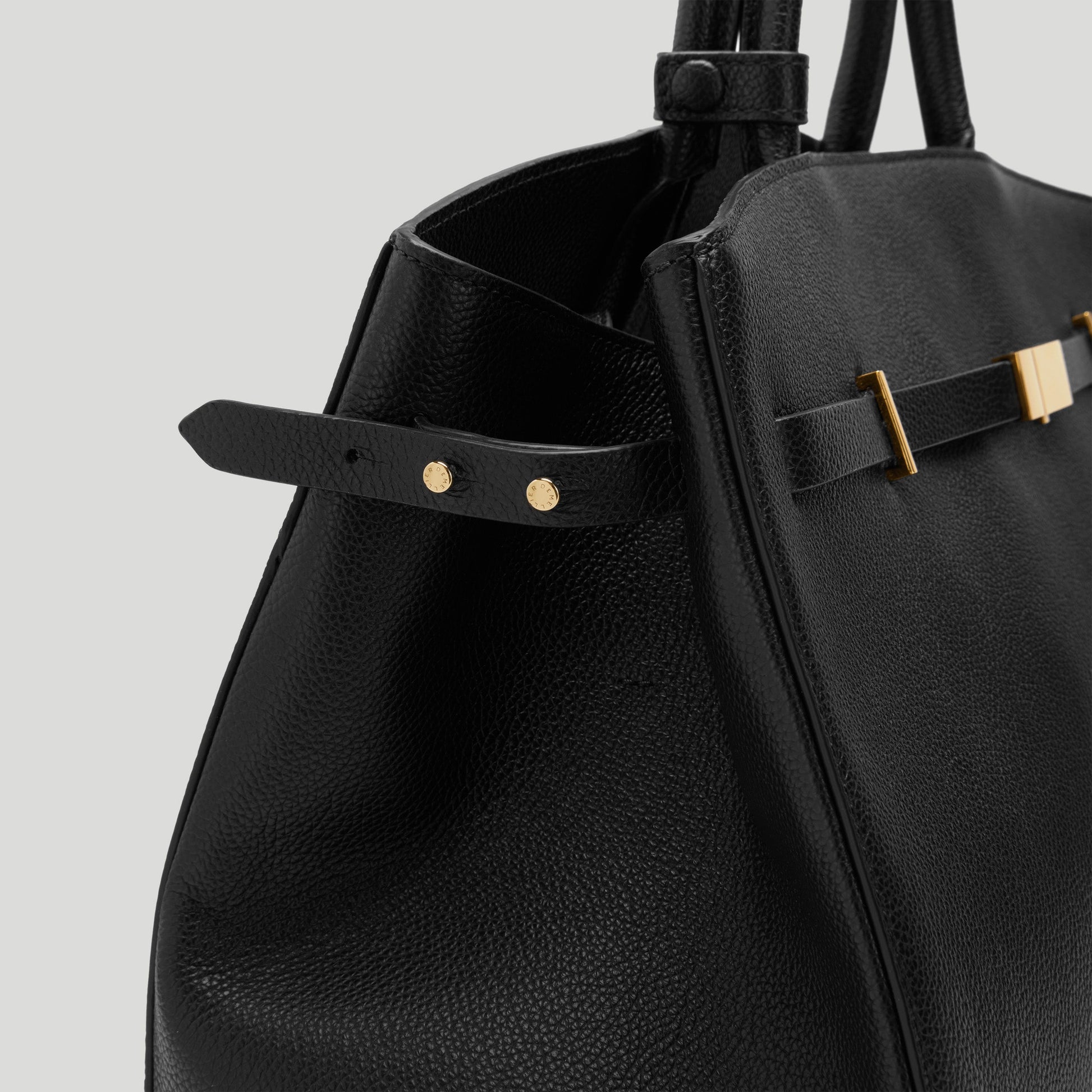 Exclusive The Hudson — One Size — Size black small grain — Back View