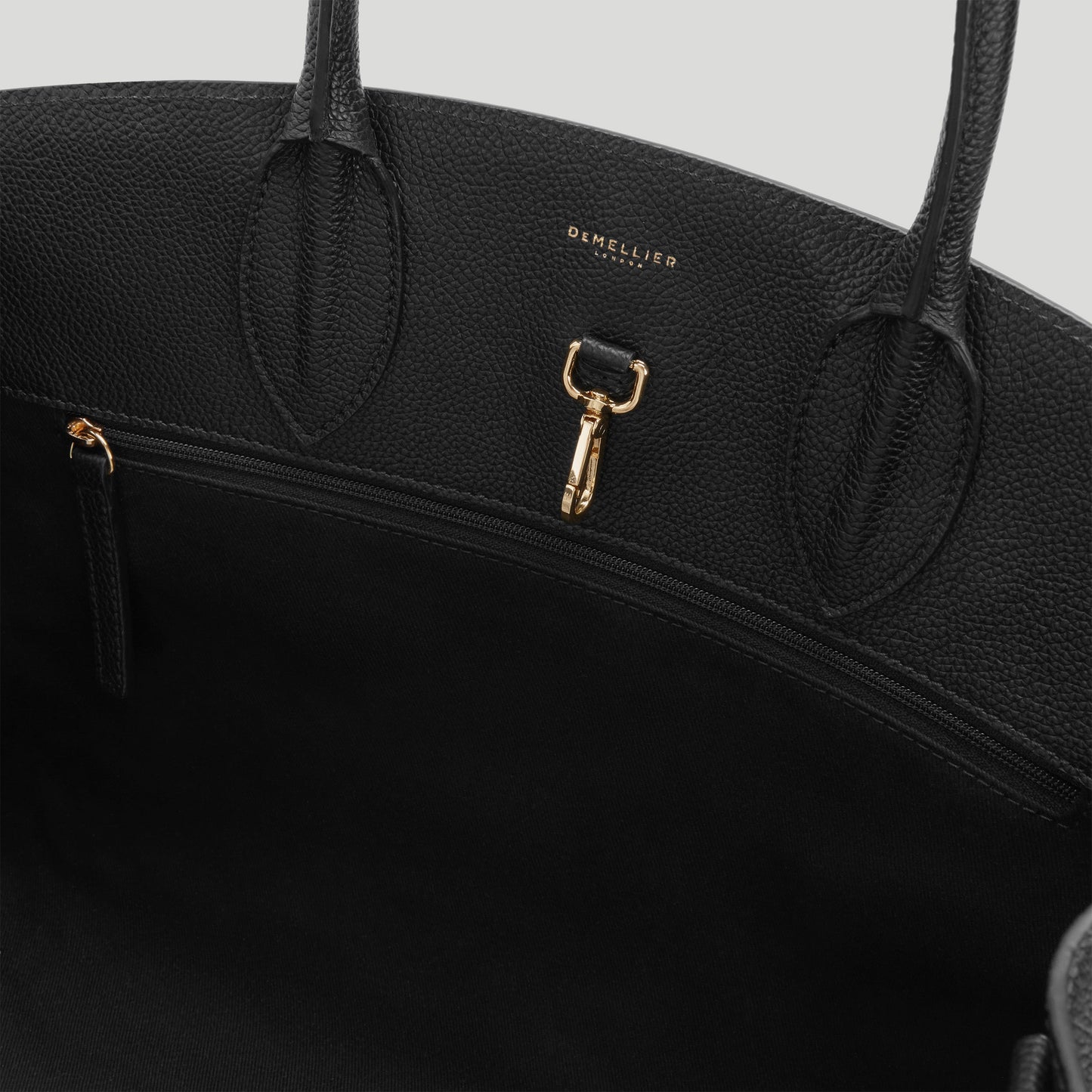 Exclusive The Hudson — One Size — Size black small grain — Detail View