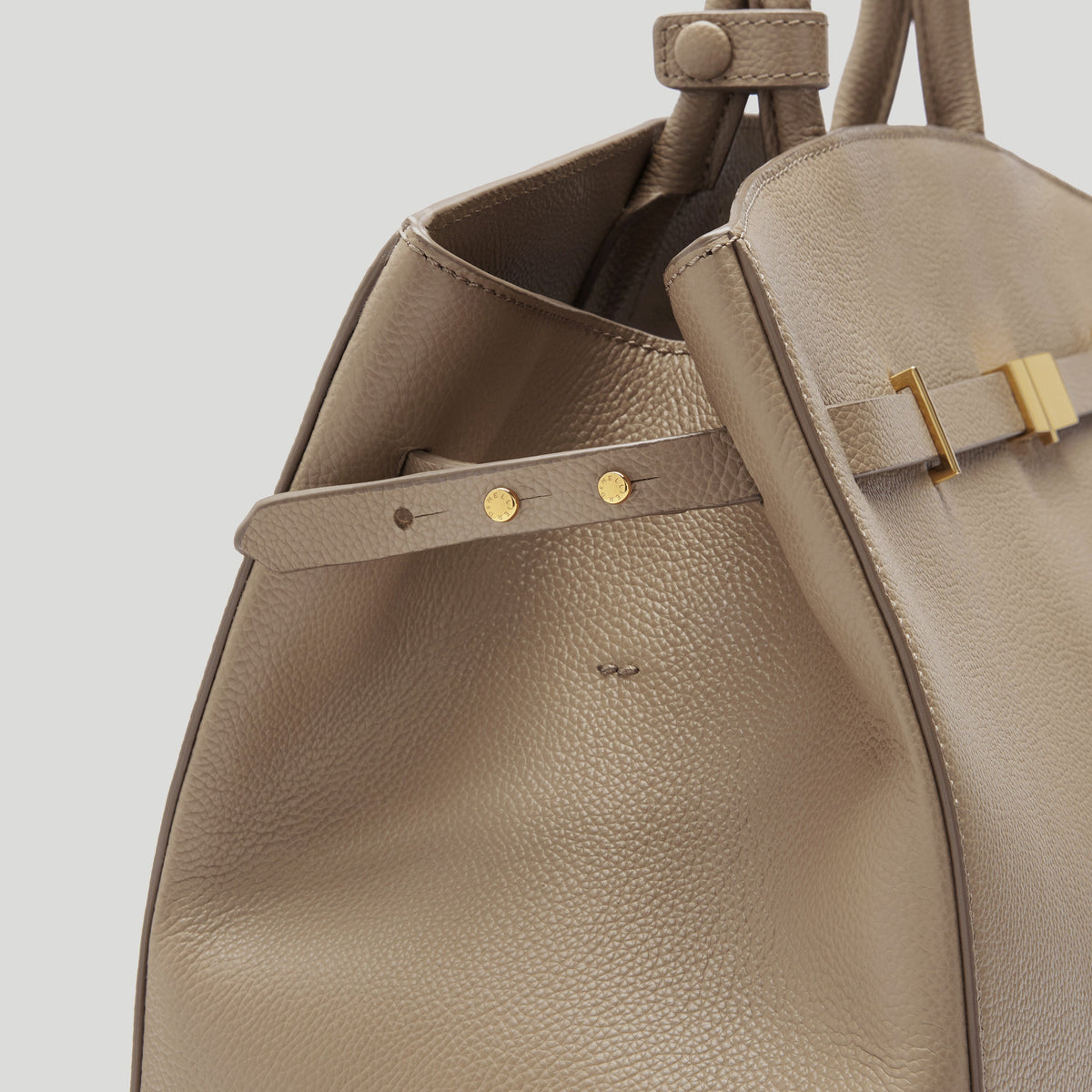 Exclusive The Hudson — One Size — Size light taupe small grain — Side View