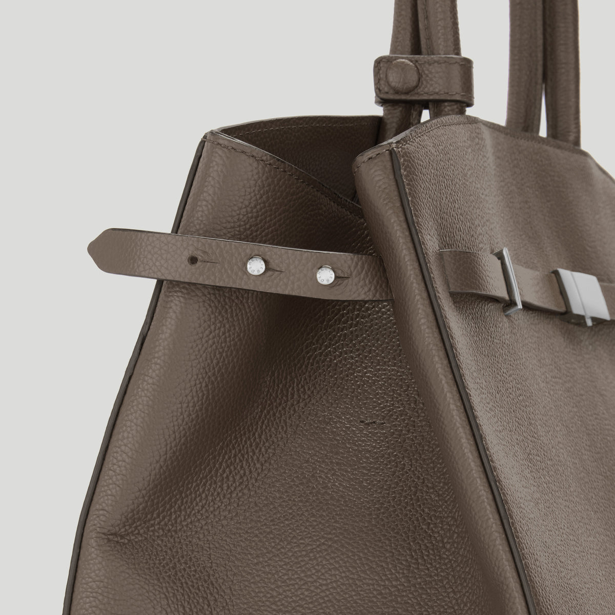 Exclusive The Hudson — One Size — Size dark taupe small grain — Back View