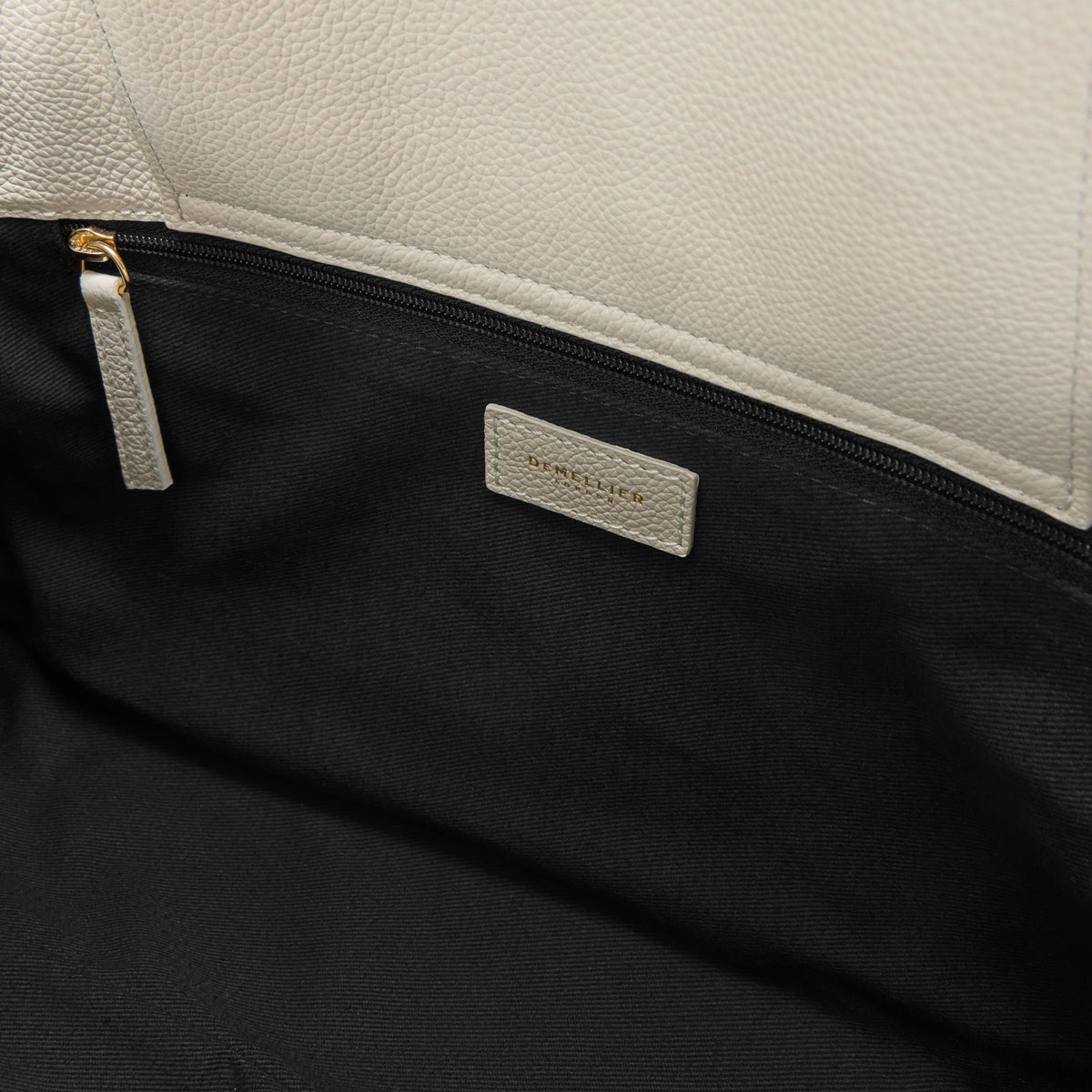 Exclusive The Midi Hudson — Midi — Size chalk small grain — Detail View
