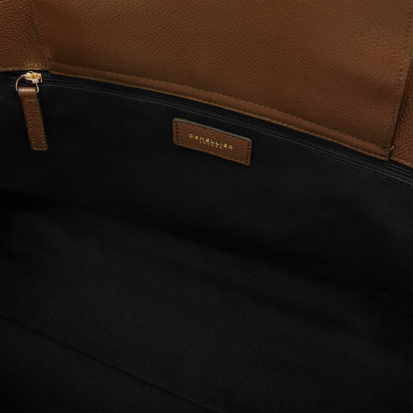 Exclusive The Midi Hudson — Midi — Size tan small grain — Detail View
