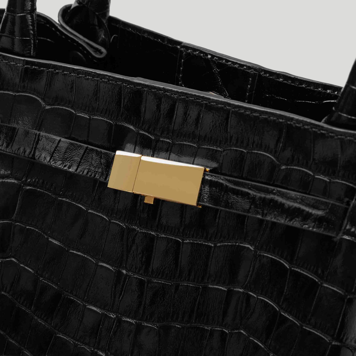 Exclusive The Midi New York — Midi — Size black croc-effect — Side View