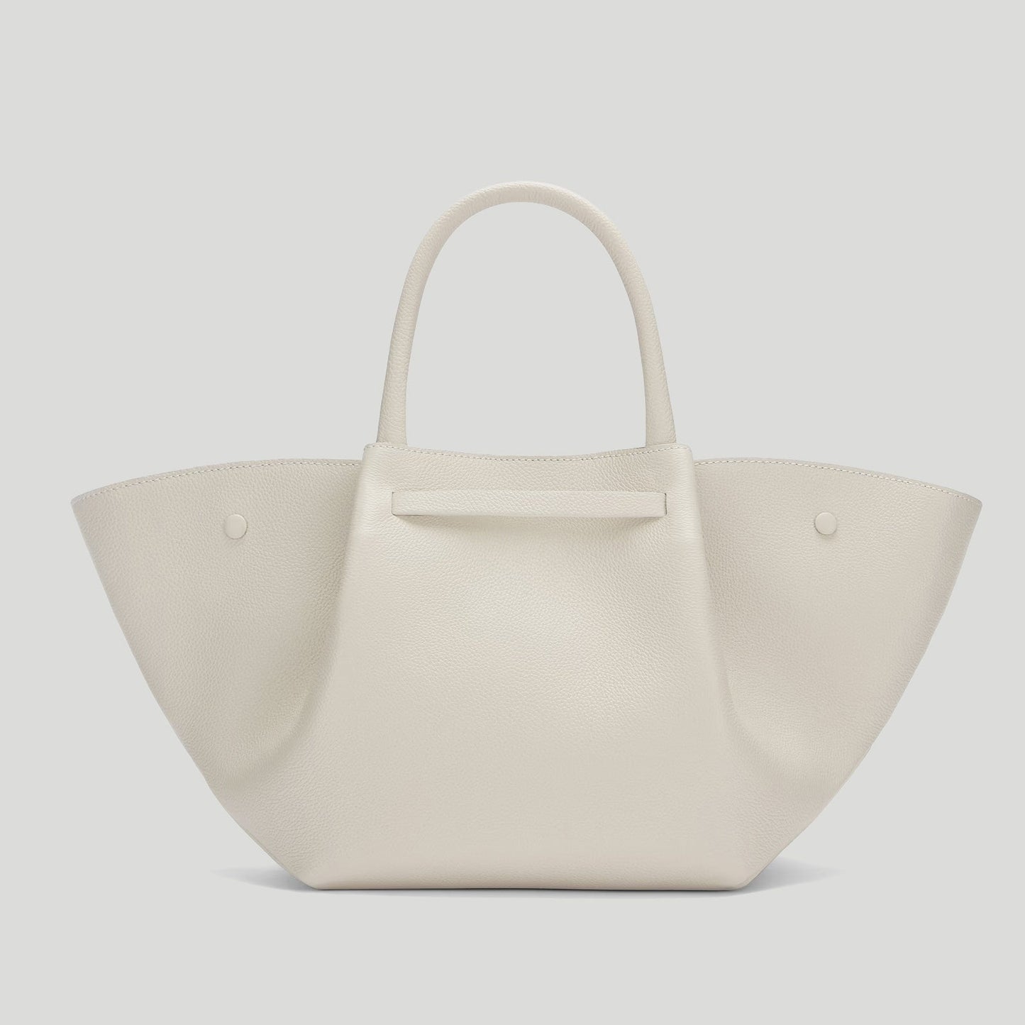 Exclusive The Midi New York — Midi — Size chalk small grain — Lifestyle View