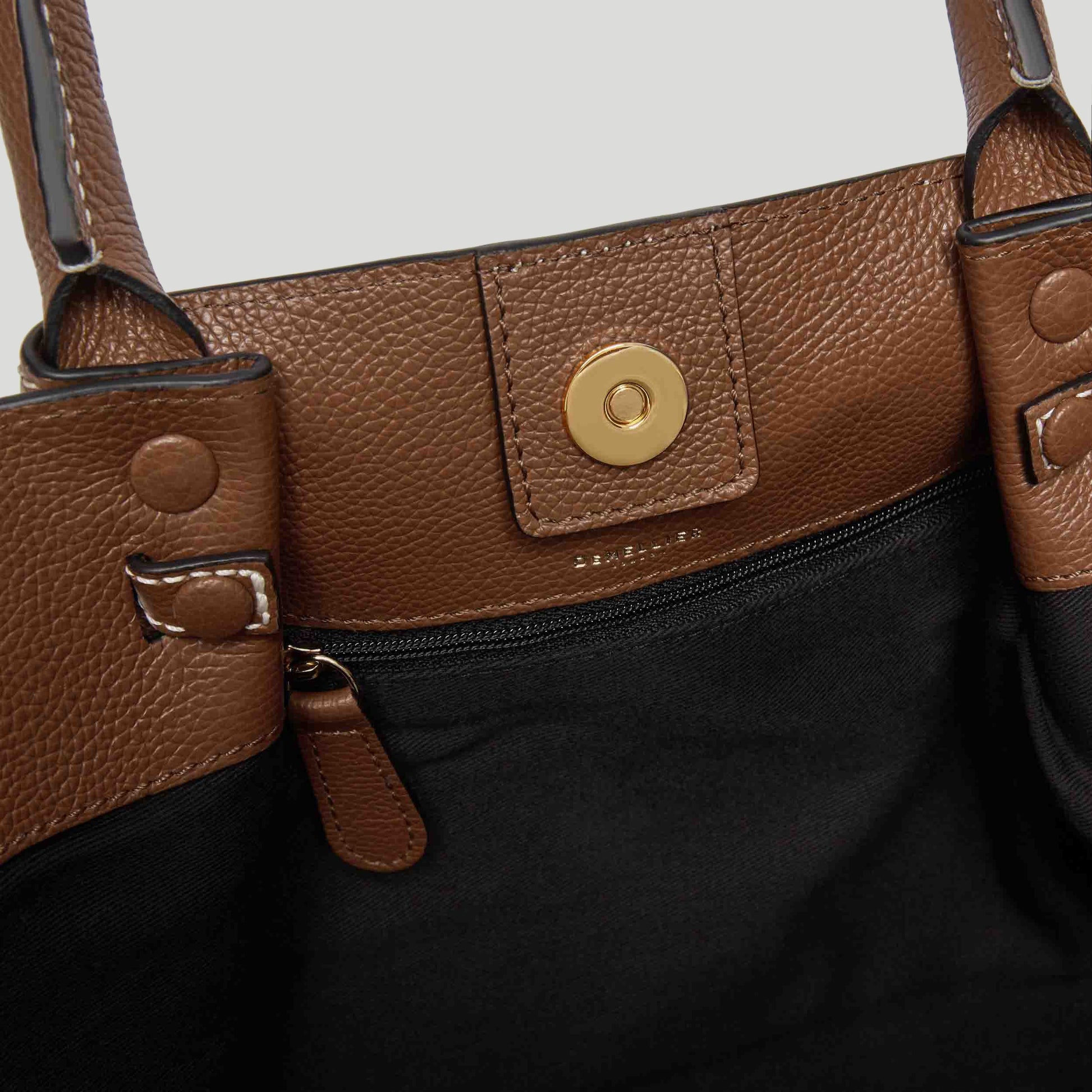 Exclusive The Midi New York — Midi — Size tan small grain ecru stitching — Detail View