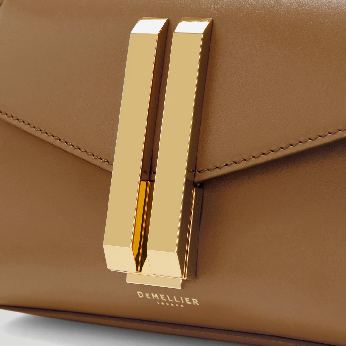 Exclusive The Nano Montreal — Mini — Size deep toffee smooth — Back View