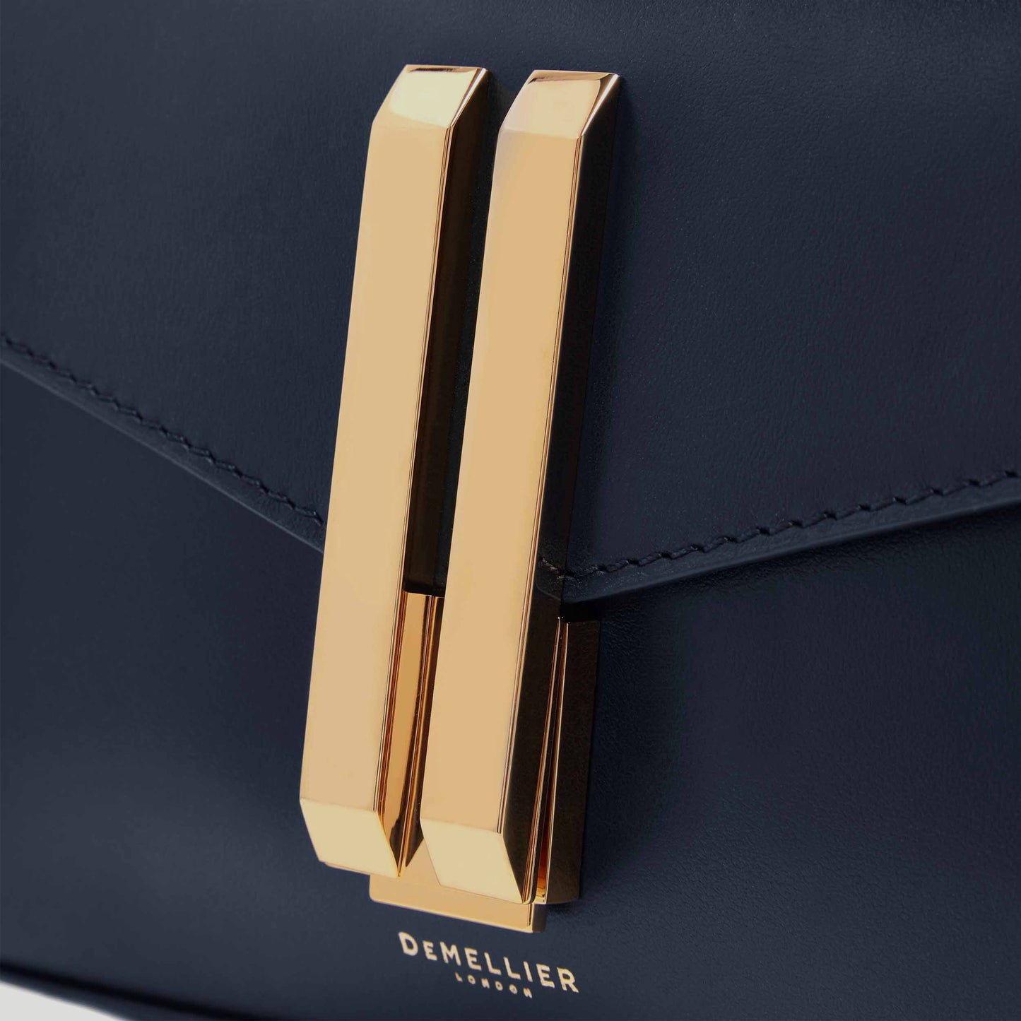 Exclusive The Nano Montreal — Mini — Size navy smooth — Side View