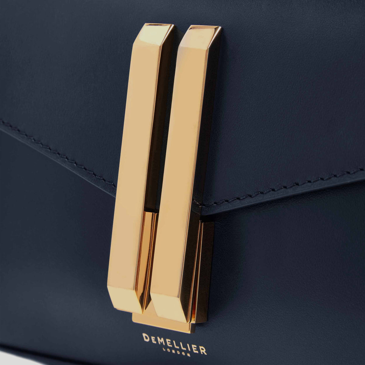 Exclusive The Nano Montreal — Mini — Size navy smooth — Side View