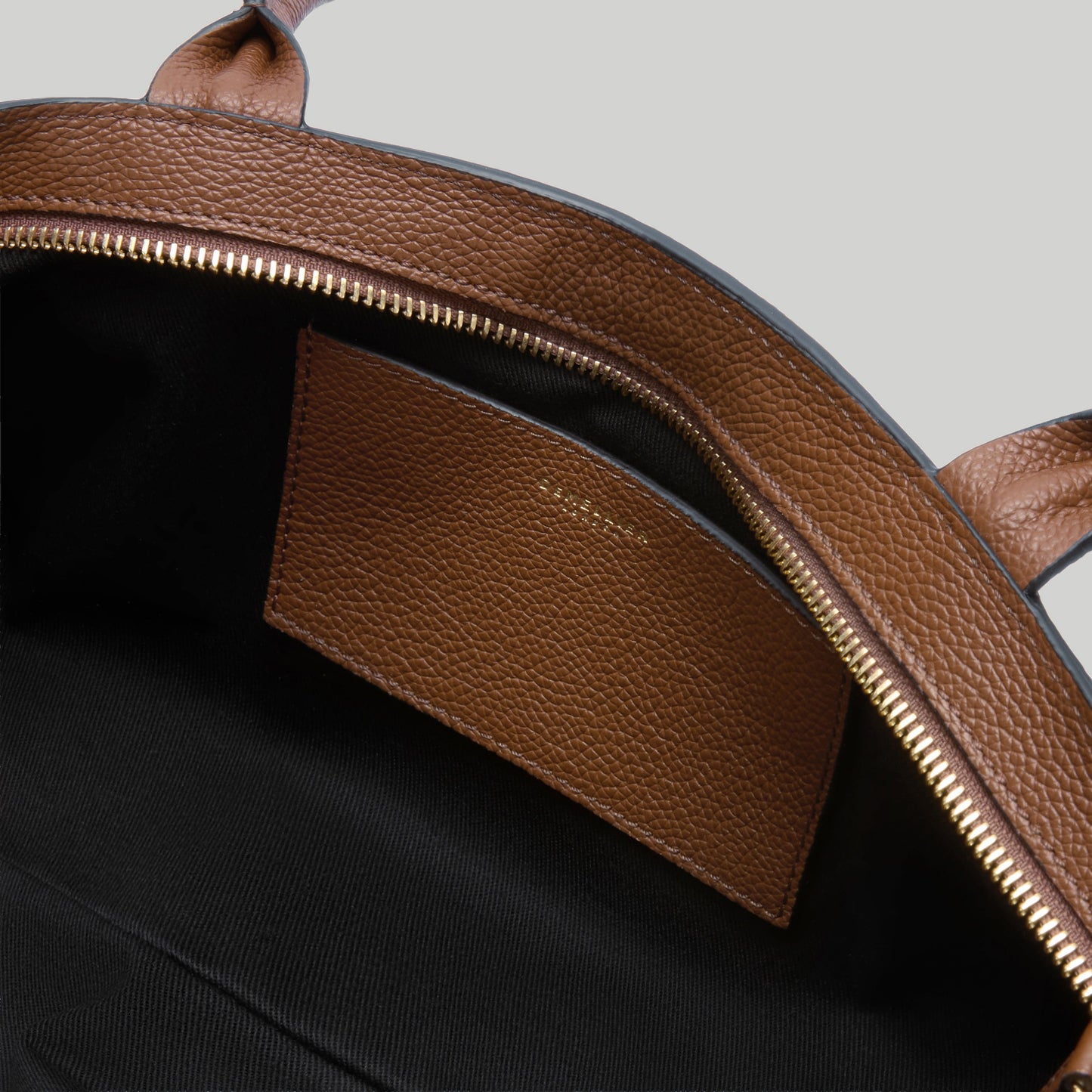Exclusive The New York Shoulder — One Size — Size tan small grain — Top View