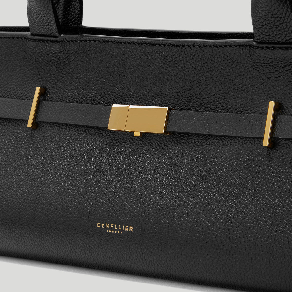 Exclusive The New York Shoulder — One Size — Size black small grain — Back View