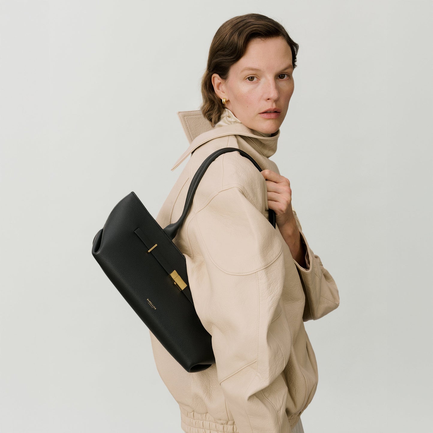 Exclusive The New York Shoulder — One Size — Size black small grain — Alternate View 7