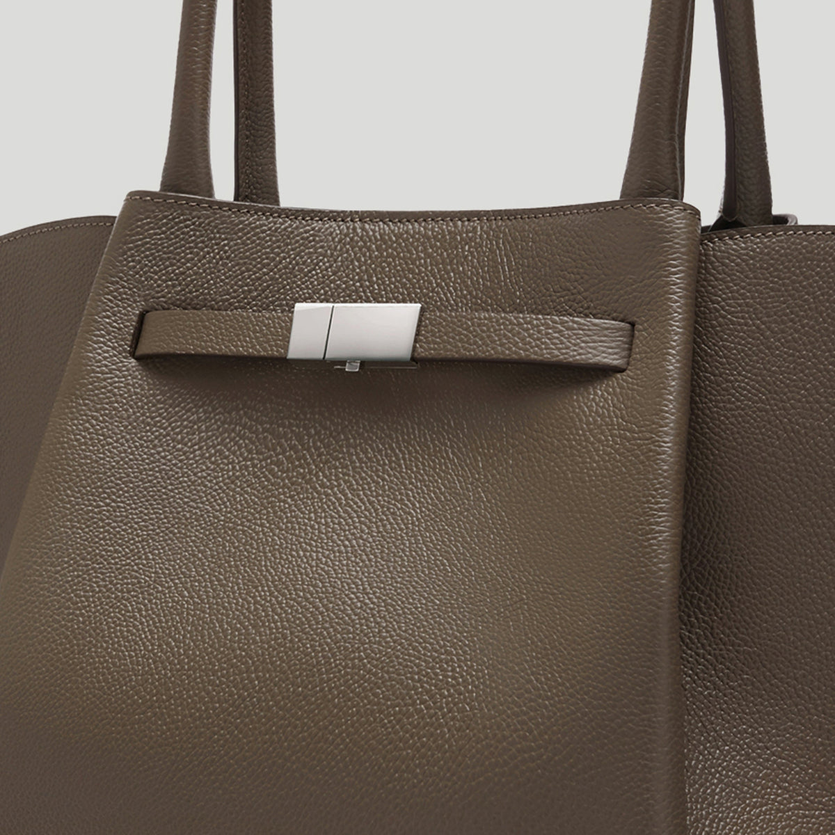 Exclusive The New York — One Size — Size dark taupe small grain — Back View