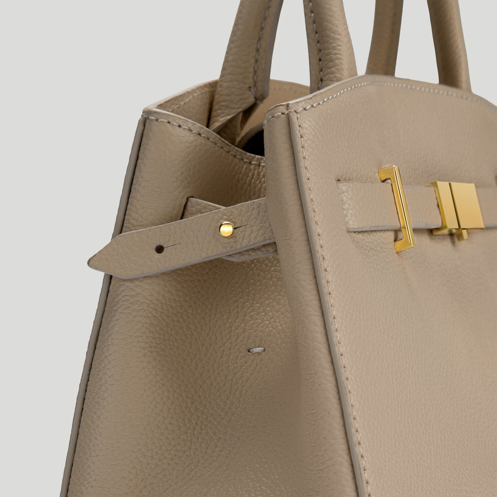Exclusive The Small Hudson — Small — Size light taupe small grain — Side View