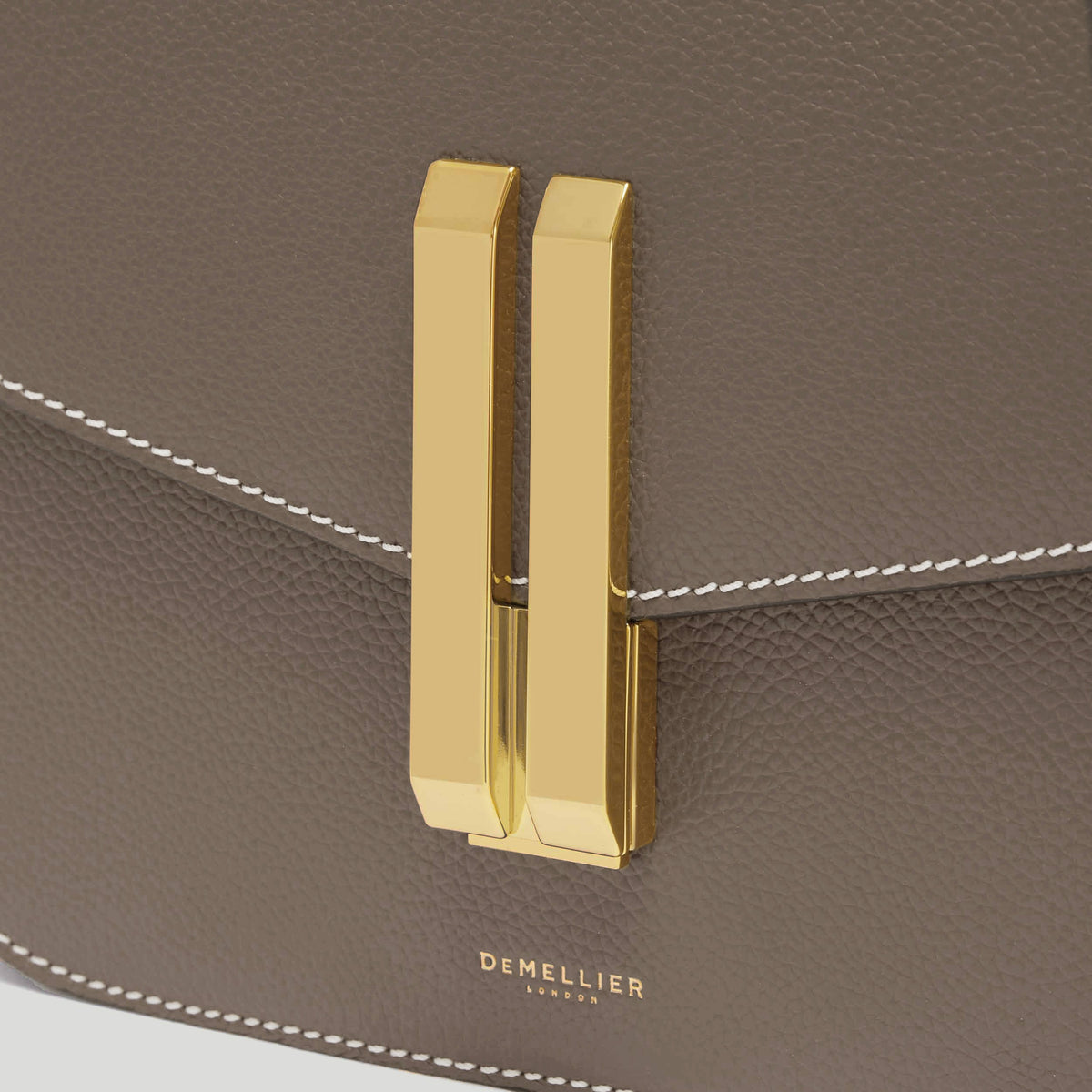 Exclusive The Vancouver — One Size — Size dark taupe small grain ecru stitching — Back View