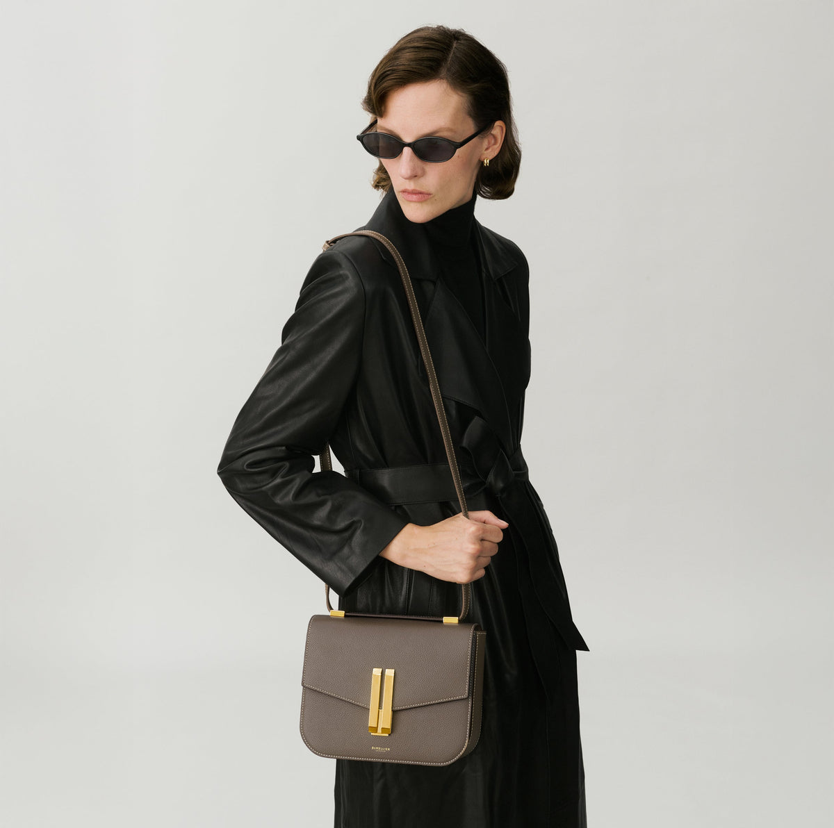 Exclusive The Vancouver — One Size — Size dark taupe small grain ecru stitching — Alternate View 8