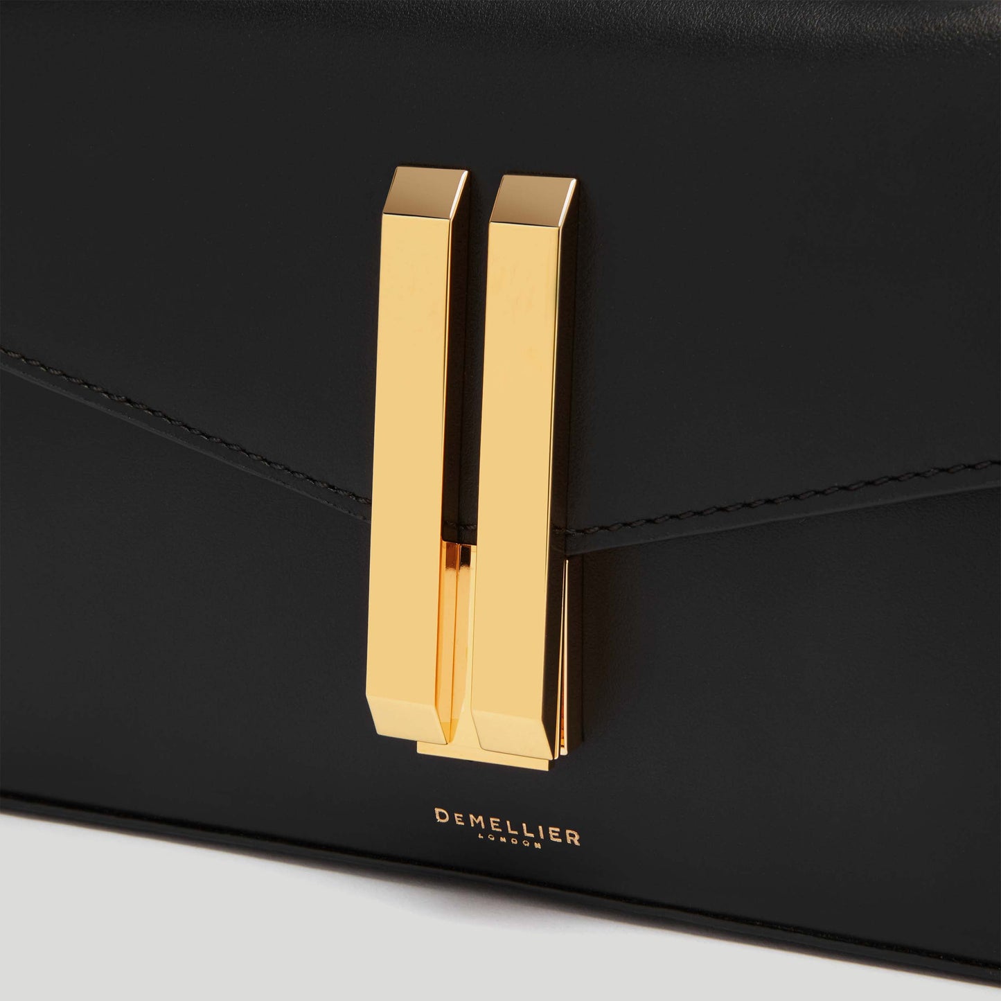 Exclusive The Vancouver Clutch — One Size — Size black smooth — Back View