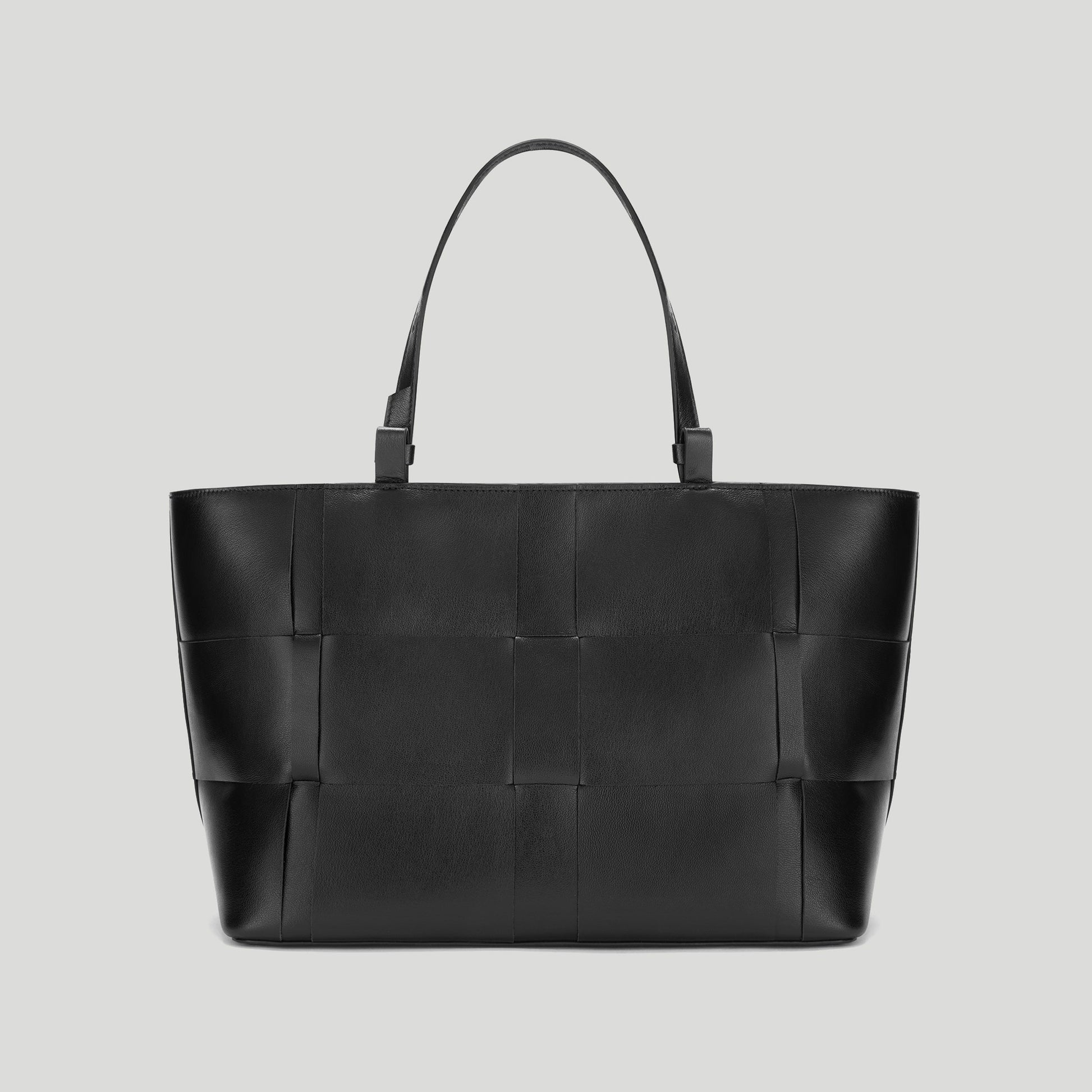 Exclusive The Florence — One Size — Size black fine grain — Lifestyle View