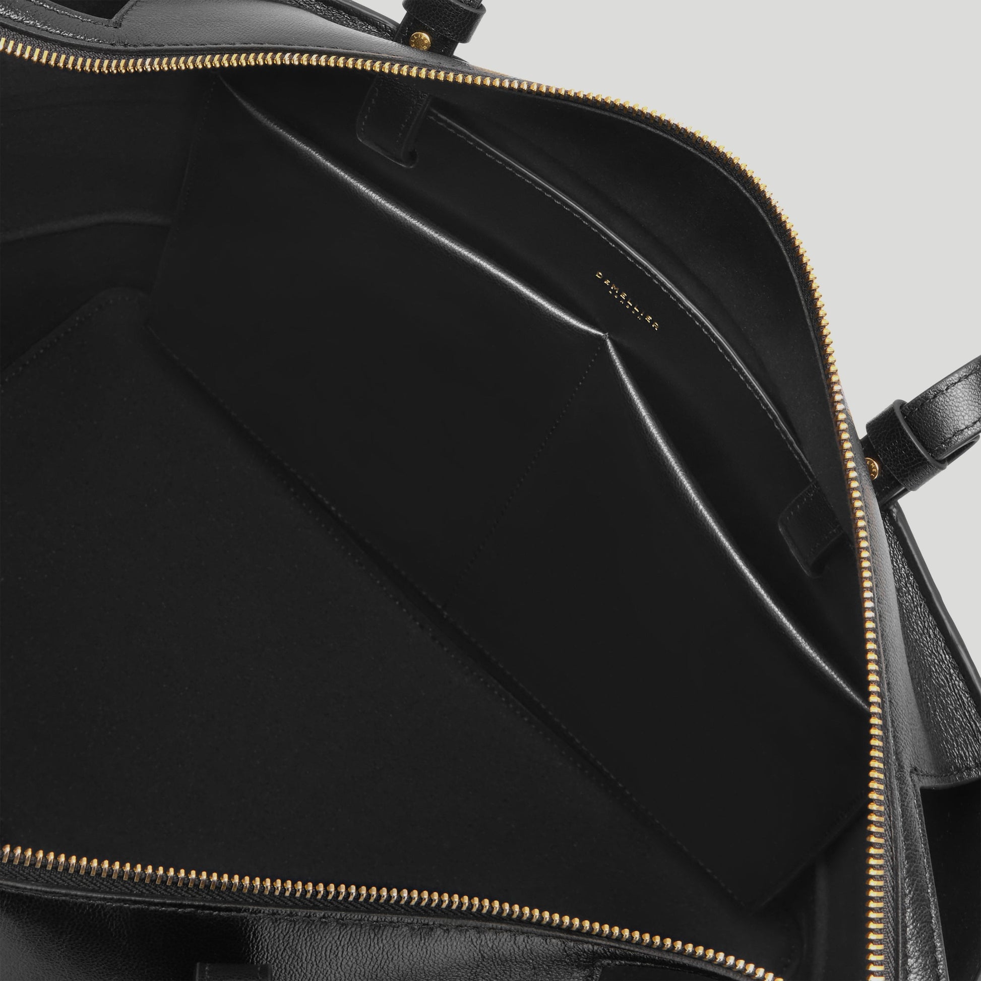 Exclusive The Florence — One Size — Size black fine grain — Detail View
