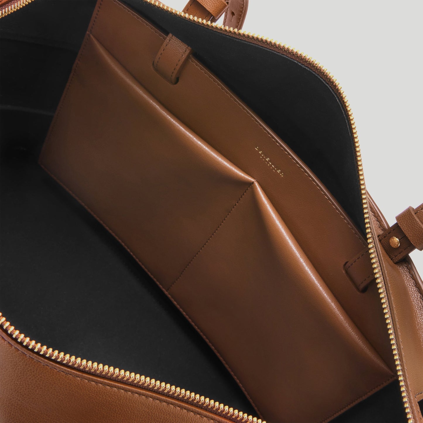 Exclusive The Florence — One Size — Size tan fine grain — Top View