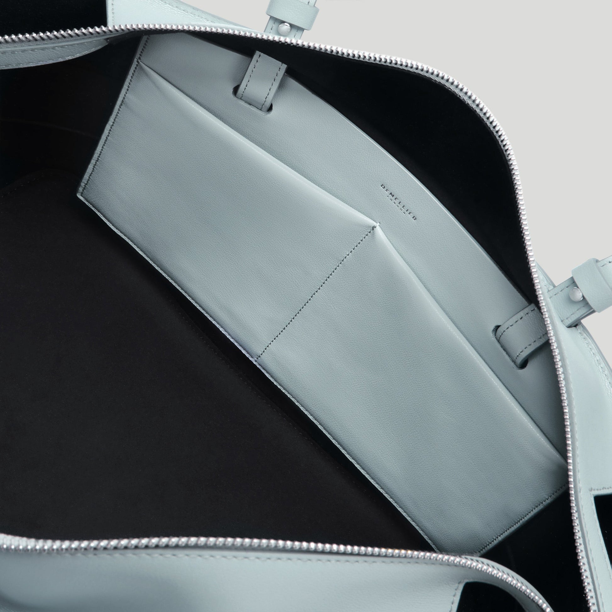 Exclusive The Florence — One Size — Size pacific blue fine grain — Detail View