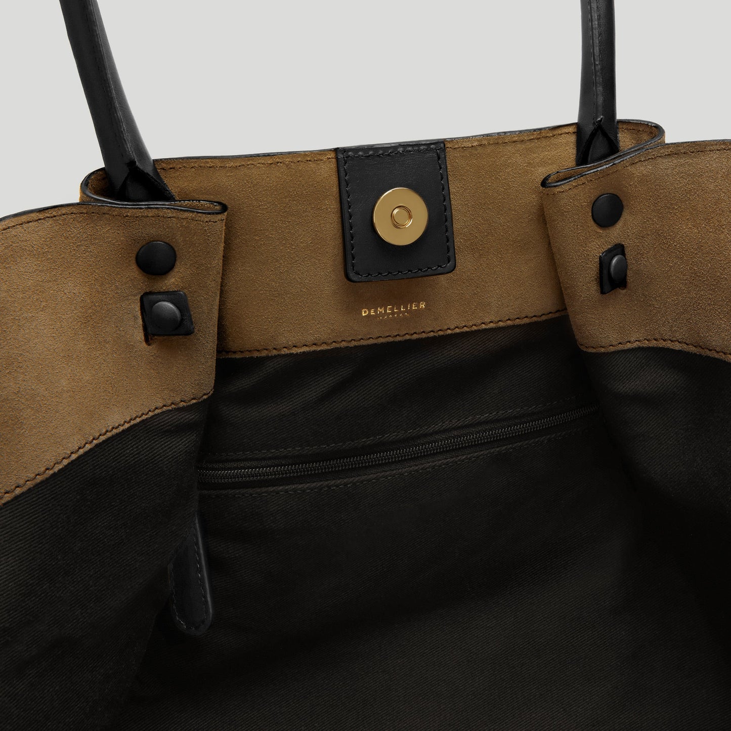 Exclusive The New York — One Size — Size tobacco suede & black suede — Detail View