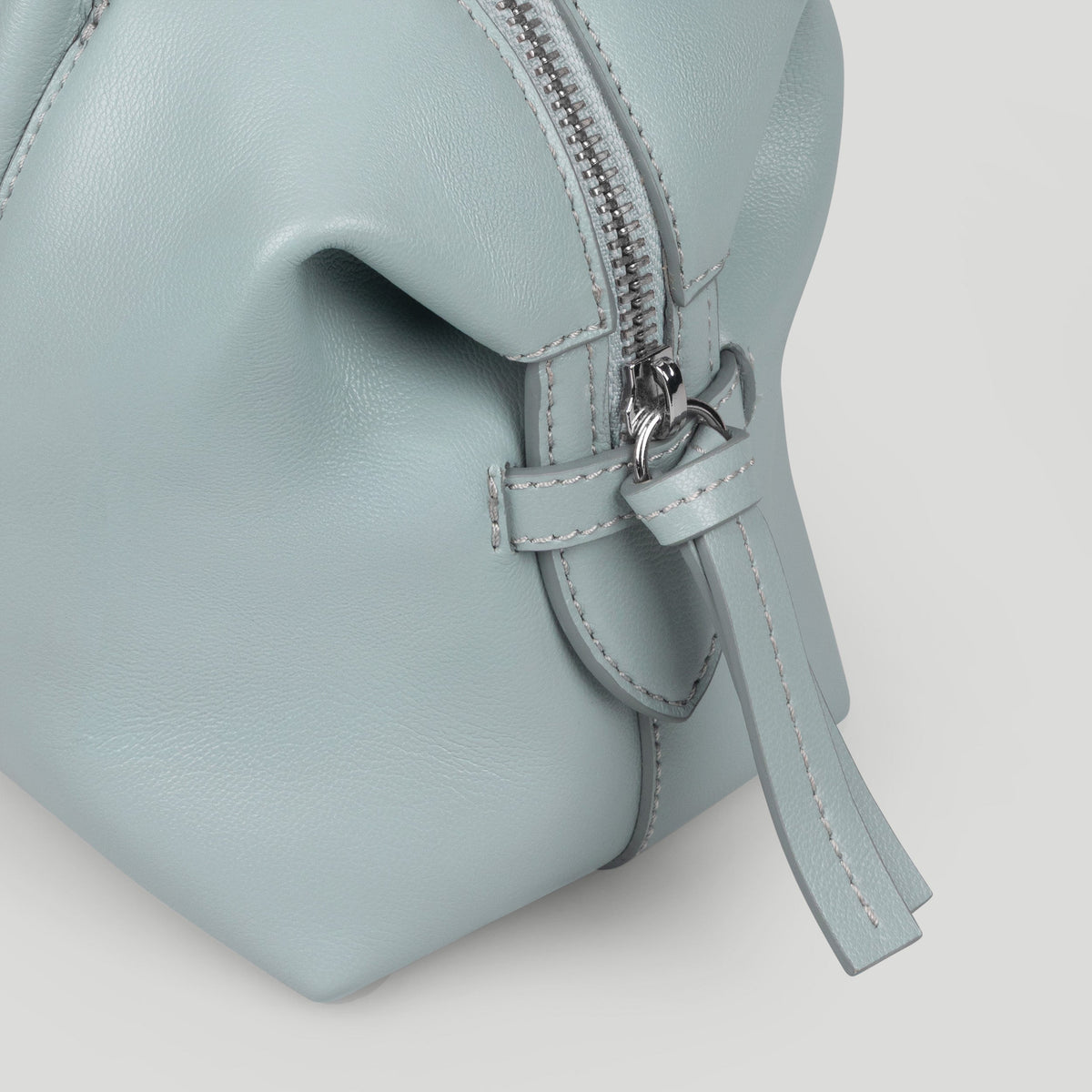 Exclusive The Small Stockholm — Small — Size pacific blue fine grain — Back View