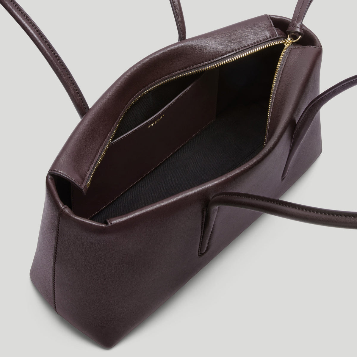 Exclusive The Stockholm Shoulder — One Size — Size bordeaux fine grain — Top View