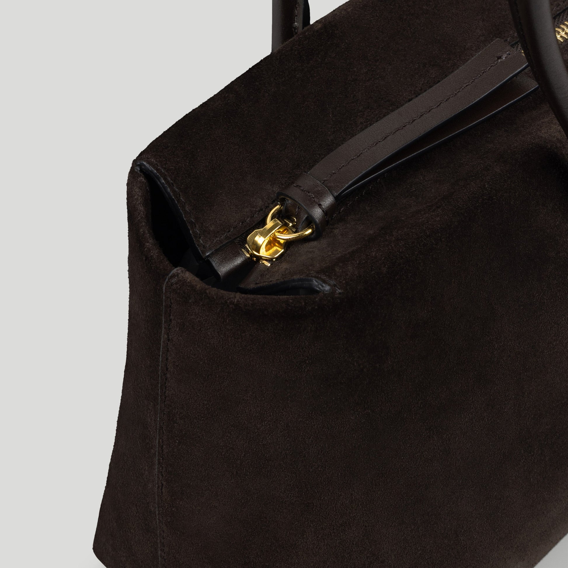 Exclusive The Stockholm Shoulder — One Size — Size dark chocolate suede — Detail View