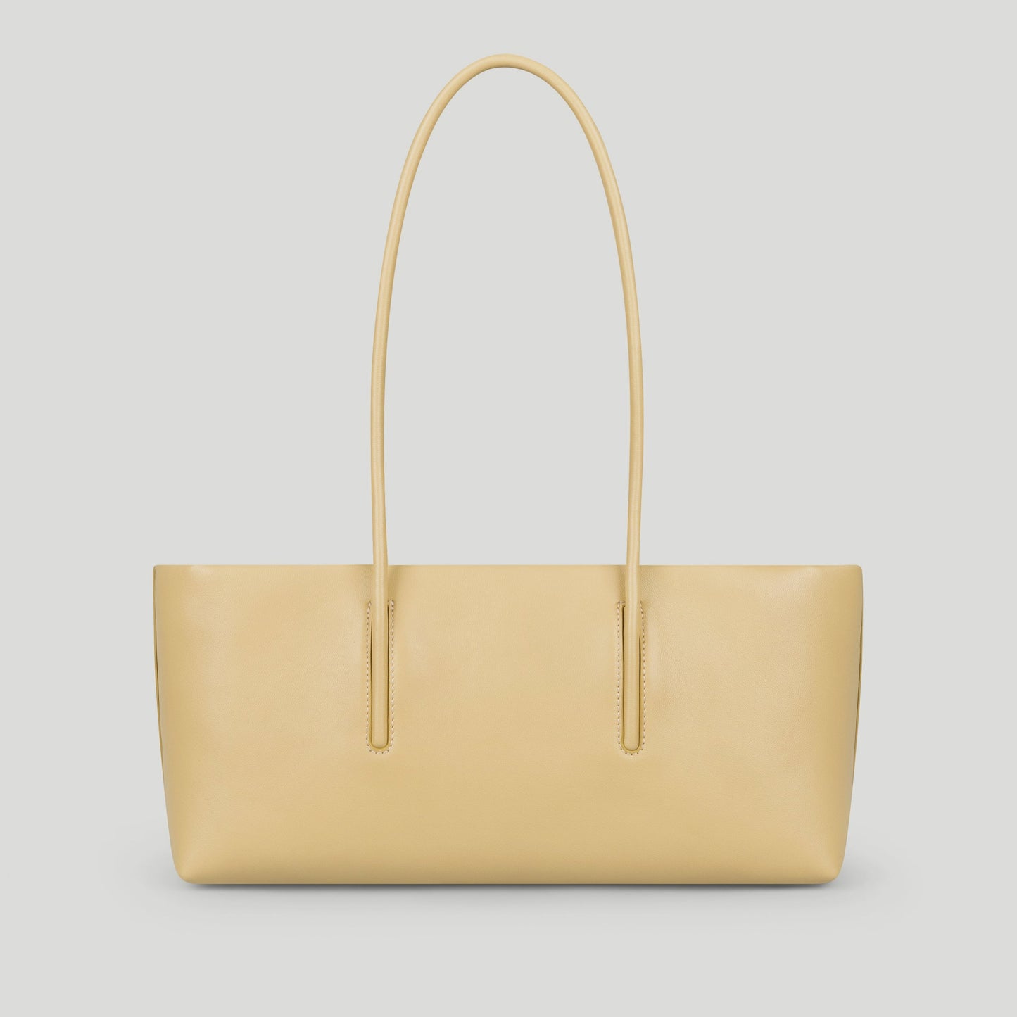 Exclusive The Stockholm Shoulder — One Size — Size dune fine grain — Lifestyle View
