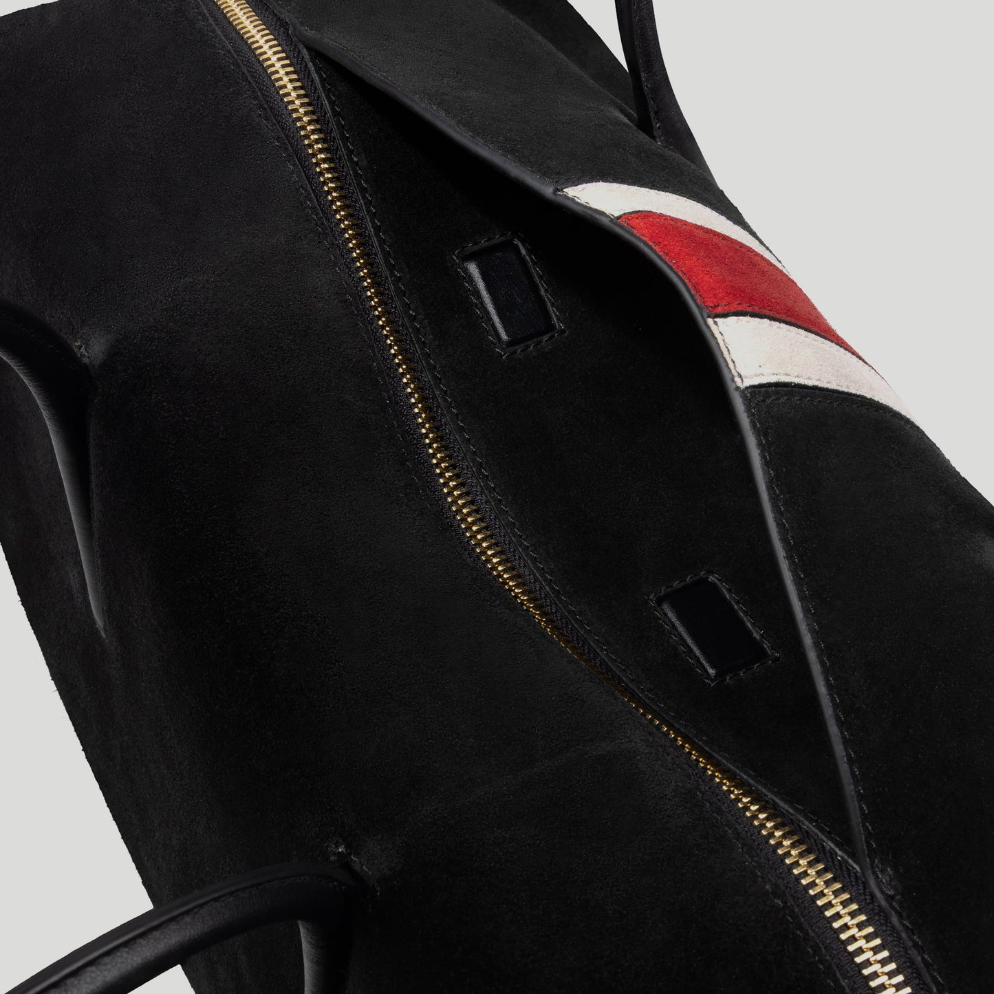 Exclusive The Stockholm — One Size — Size black suede & berry suede — Detail View