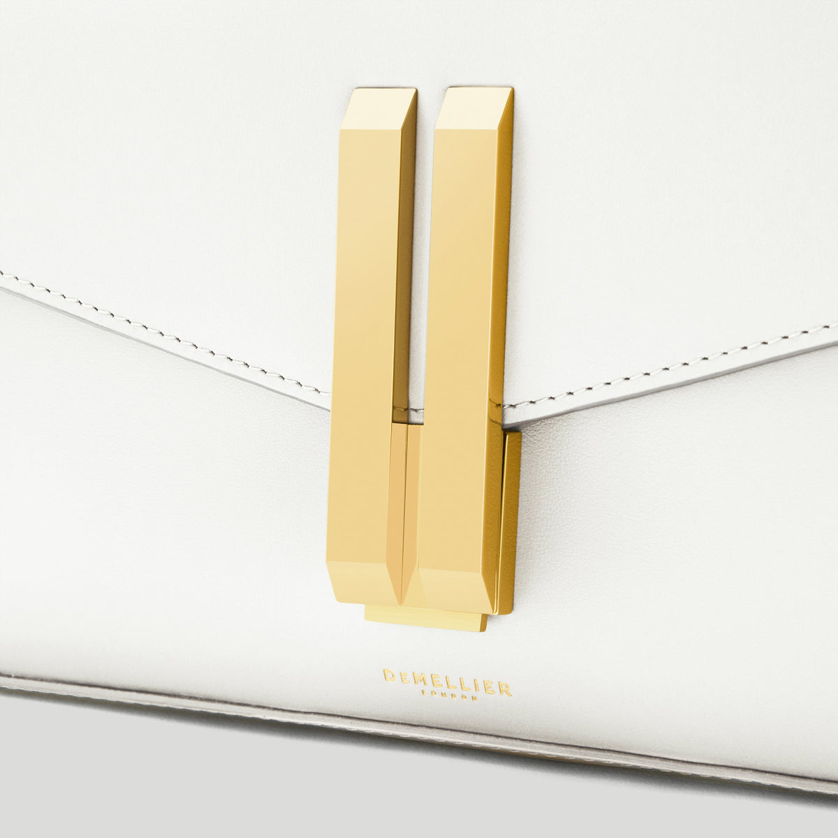 Exclusive The Vancouver Clutch — One Size — Size optic white smooth — Side View